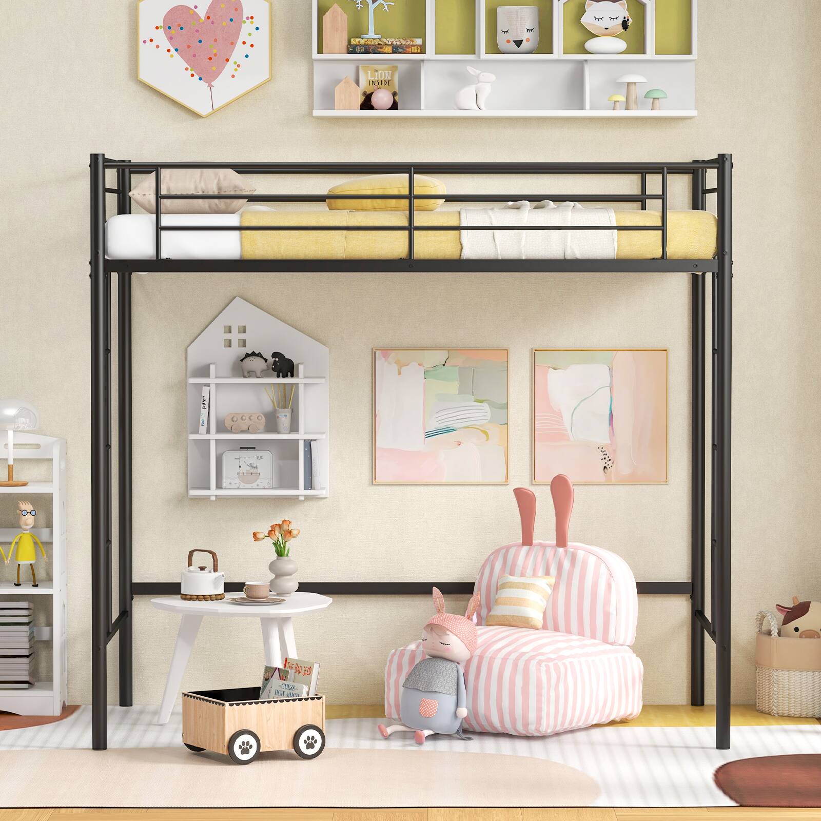 The text on the image reads "V 8 LION NH COCO."