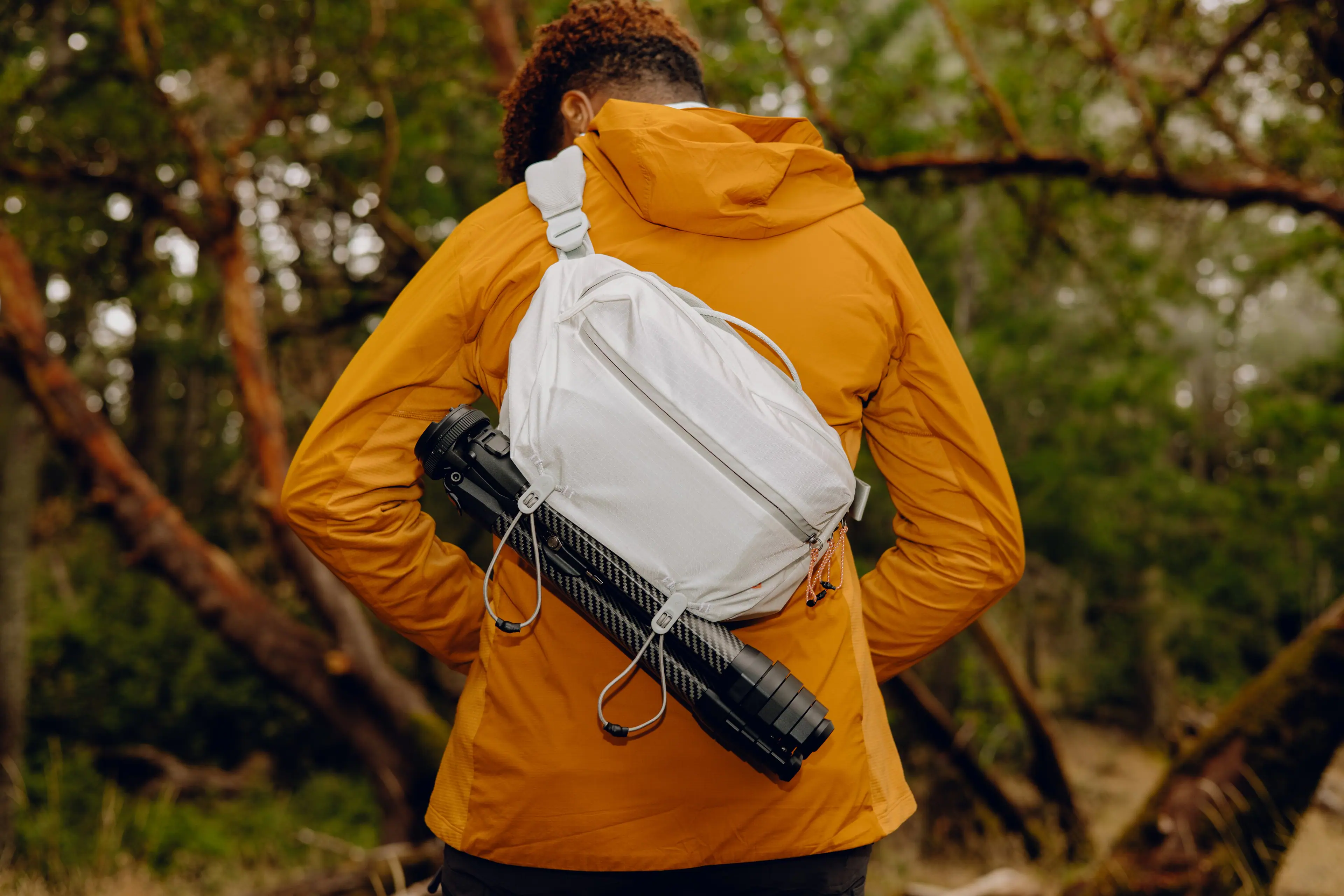 Alt View 17. Peak Design - Outdoor Sling 7L - Black.