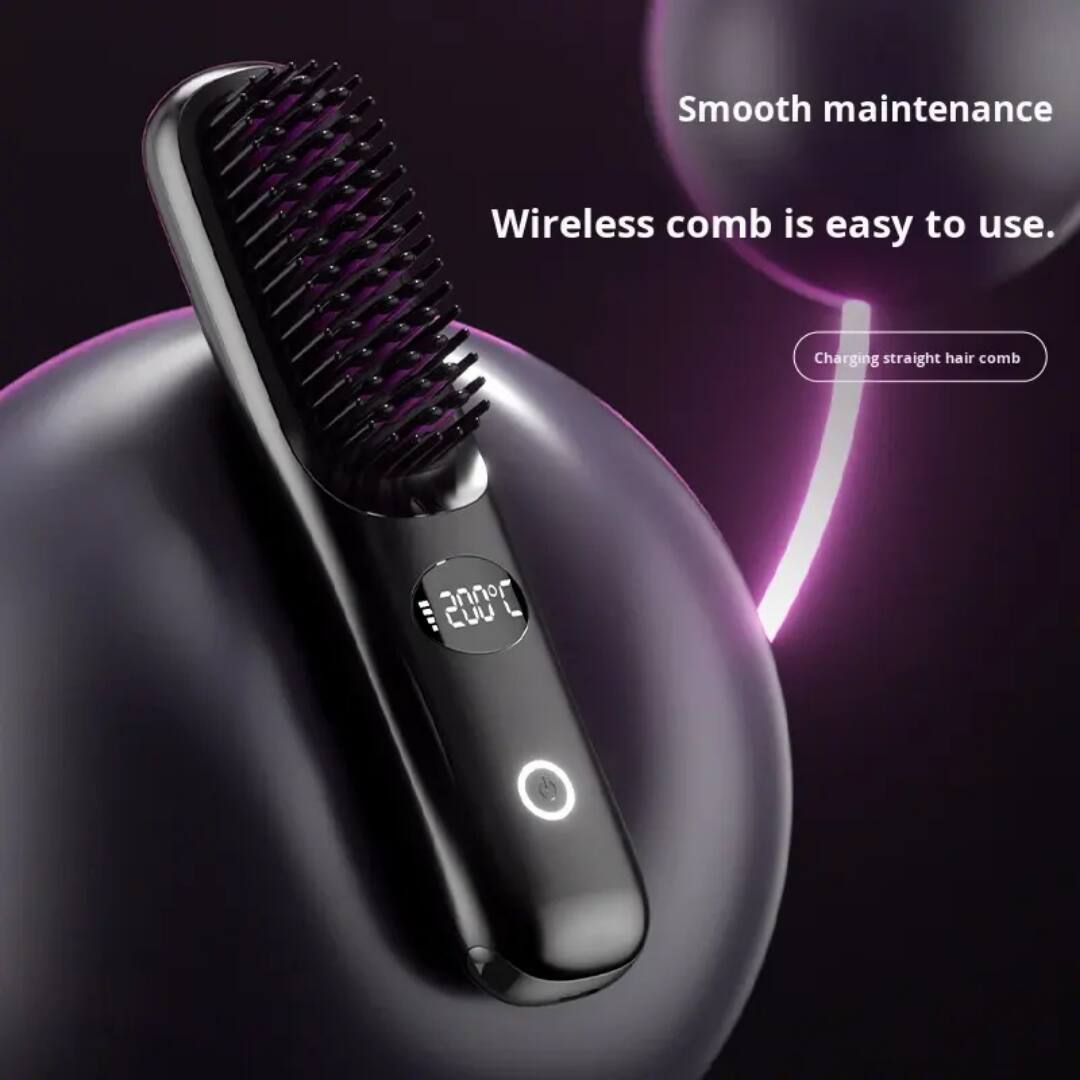 Smooth maintenance  
Wireless comb is easy to use.  
Charging straight hair comb