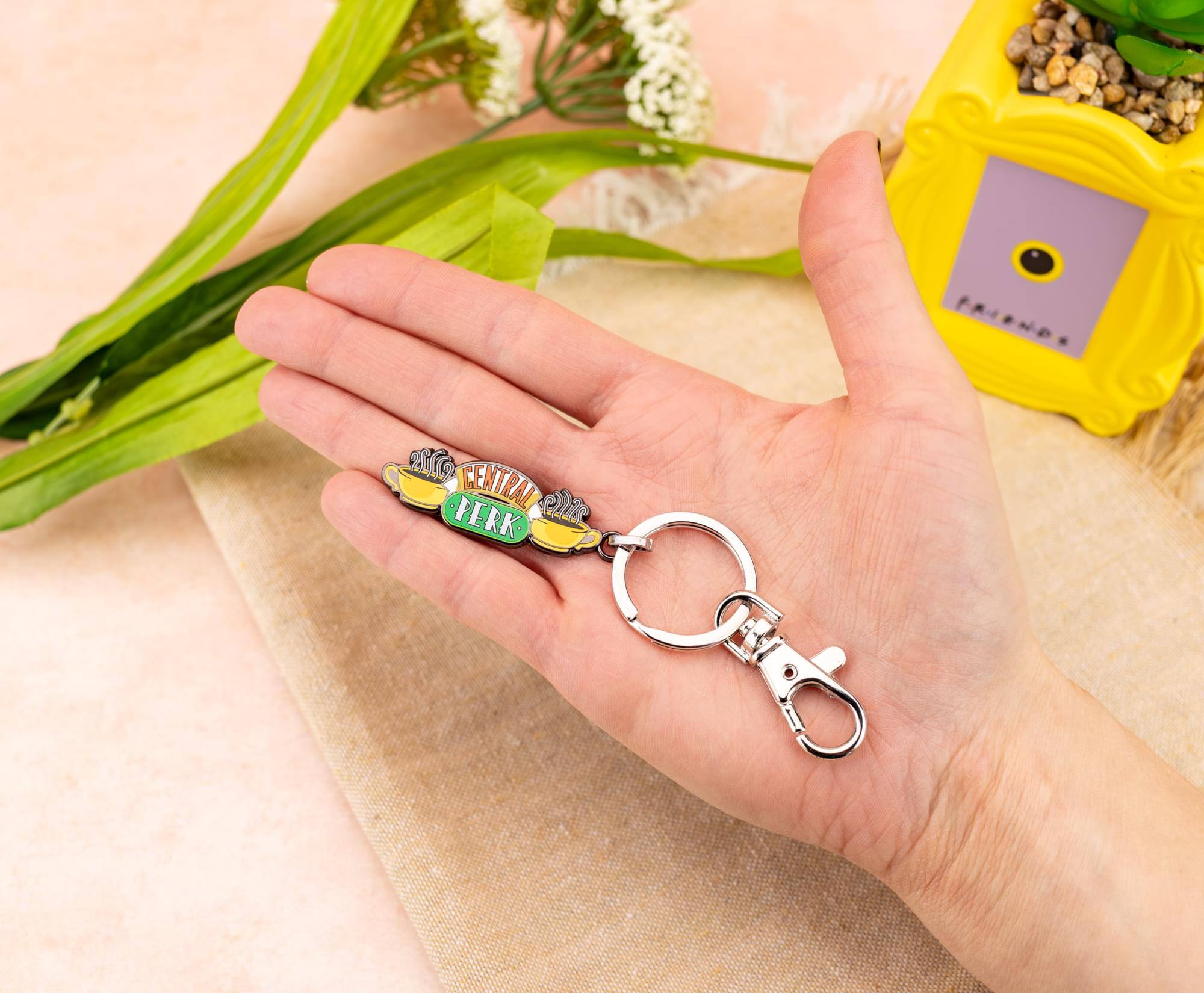 FRIENDS GG CENTRAL  
ellie PERK