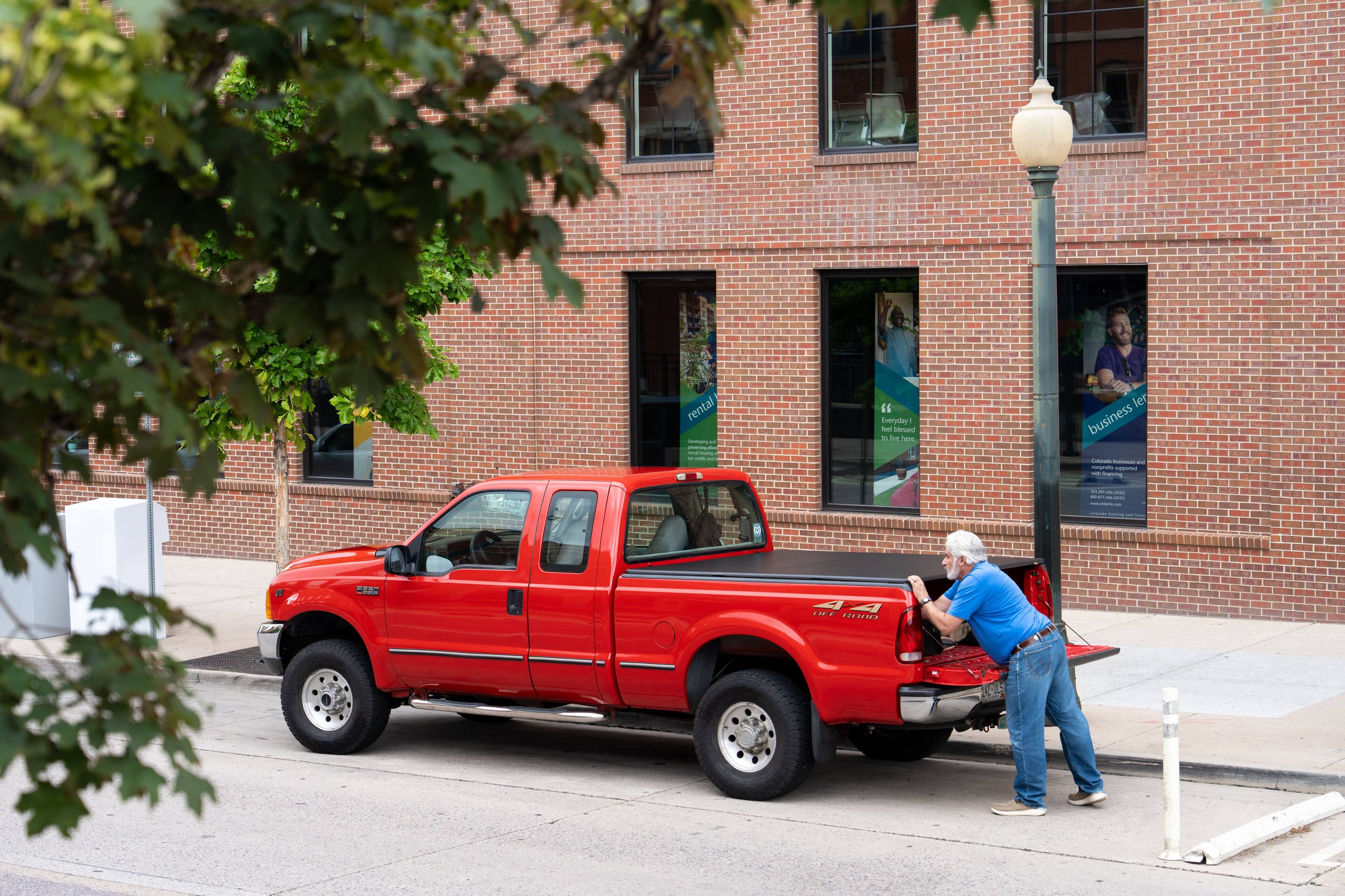 rental - - - - I - - - - " Everyday Soel bleosed - lve ler business A - - d - - n - 1 - - - - - I - 8 | - I 2 44 INF P21370 3

Corrected text:
"Everyday Soel bleosed - lve ler business A - - d - - n - 1 - - - - - I - 8 | - I 2 44 INF P21370 3"