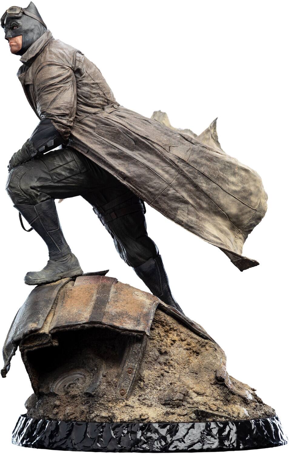 Alt View 2. Weta Workshop - WETA Workshop Limited Edition Polystone - Zack Snyder's Justice League: Batman 1:4 Scale Statue   - Collectibles - Multicolor.