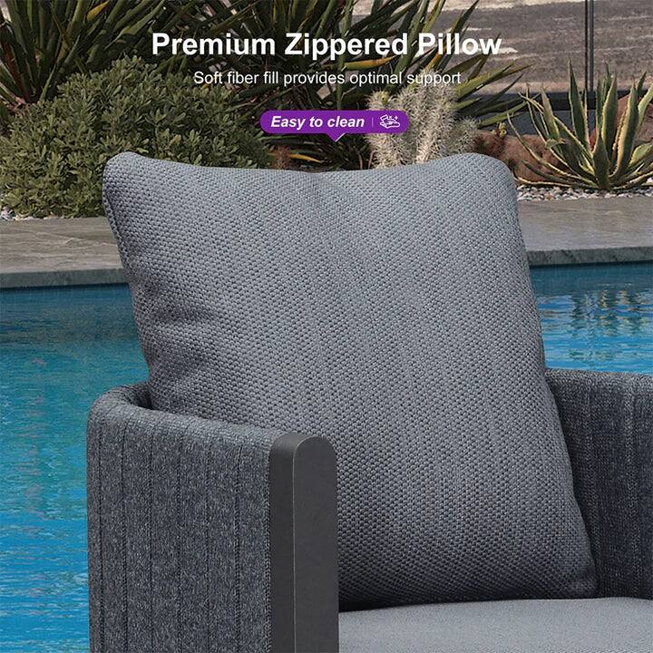 Premium Zippered Pillow  
Soft fiber fill provides optimal support  
Easy to clean