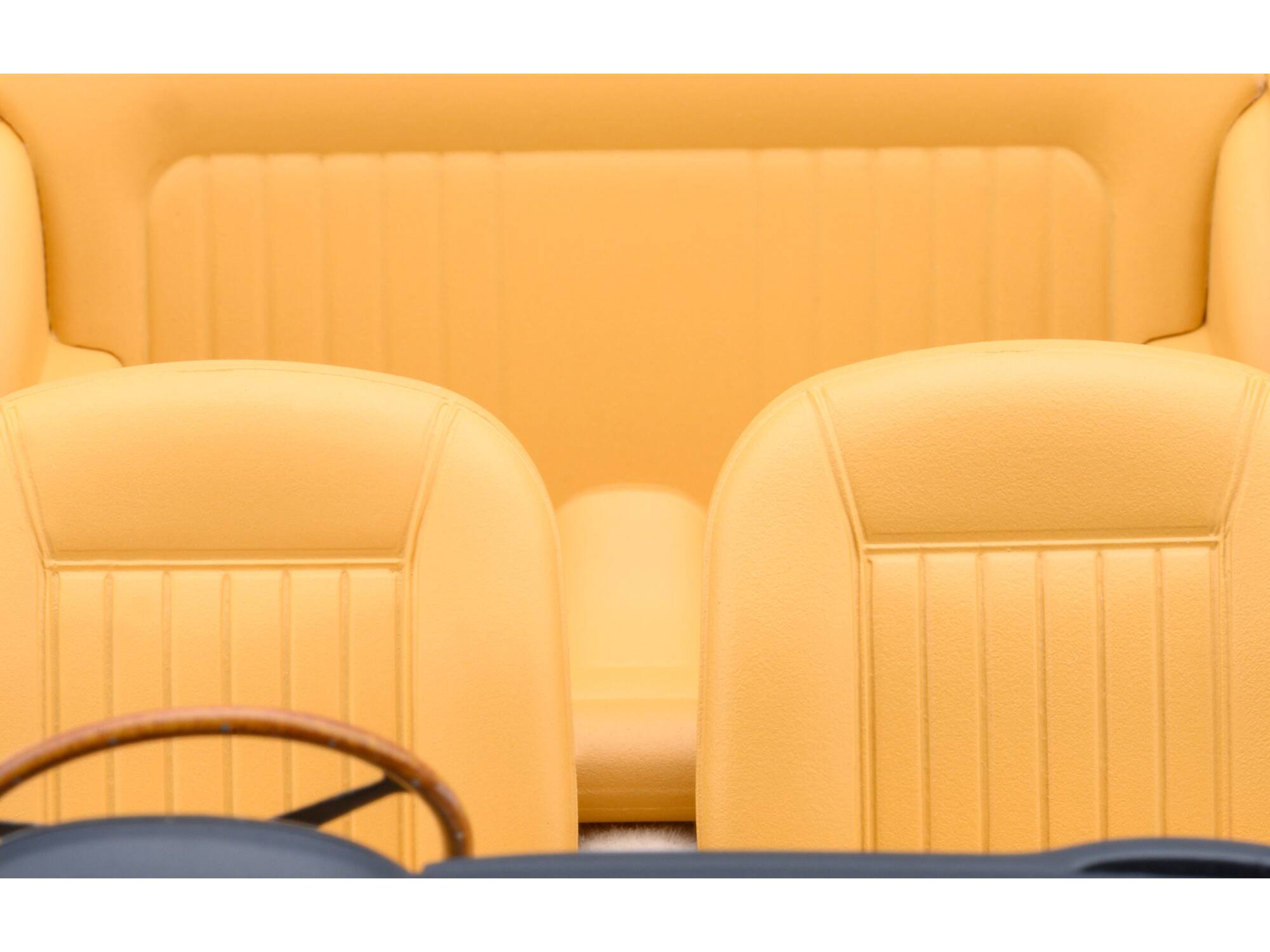 Back. Autoart - Aston Martin DB5 RHD (Right Hand Drive) British Racing Green 1/18 Model Car by Autoart - Green.