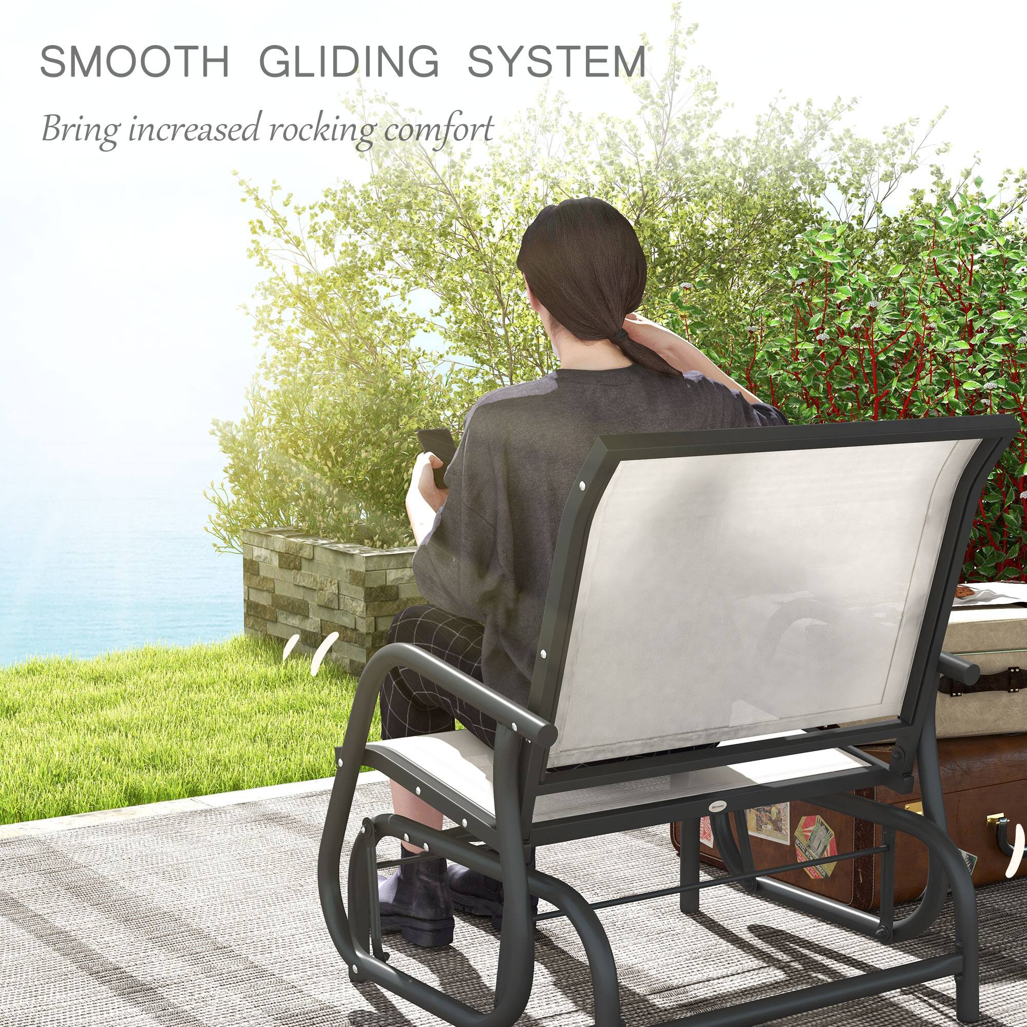 SMOOTH GLIDING SYSTEM  
Bring increased rocking comfort