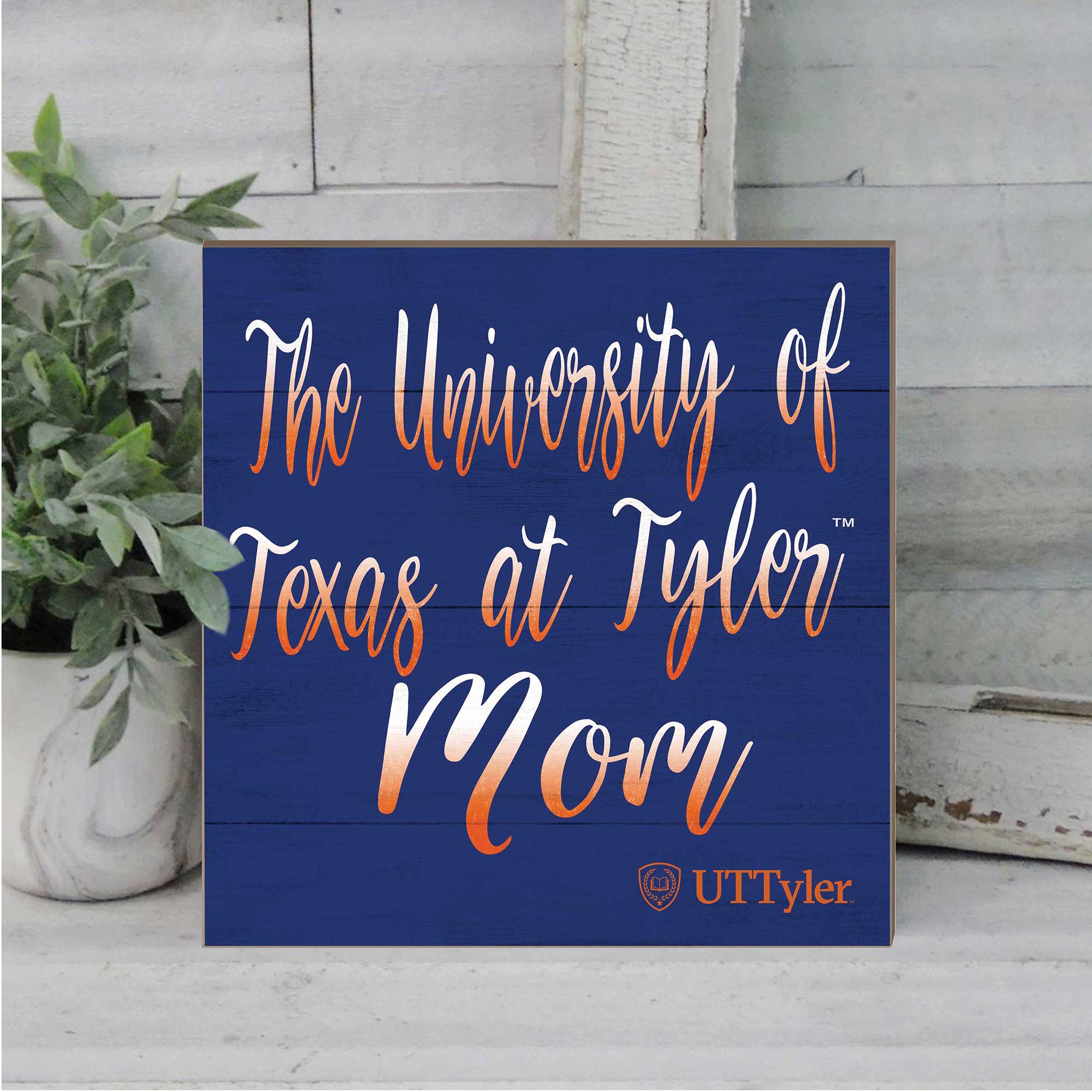 The University of Texas at Tyler Mom  
UTTyler
