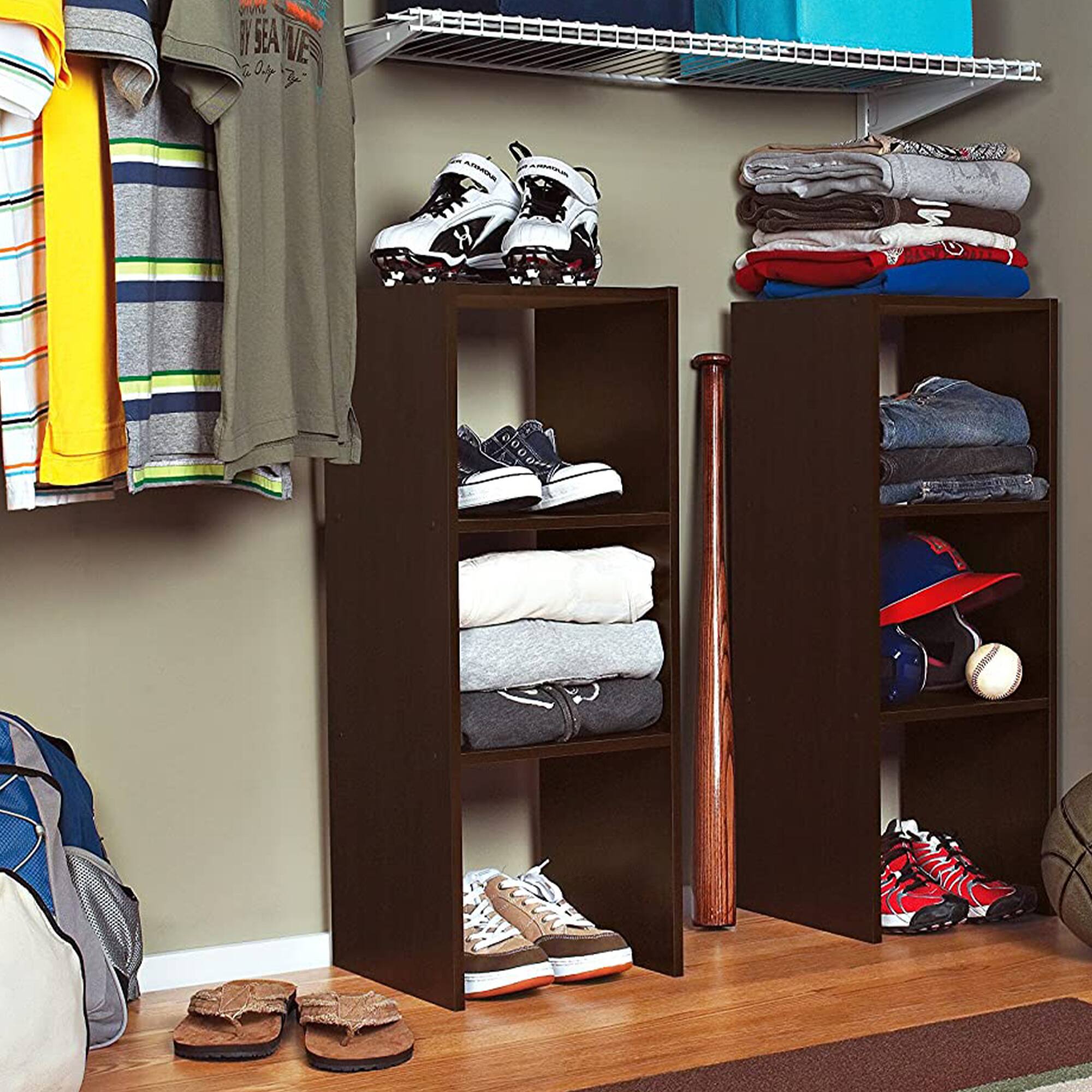 DIVI L SANE I SEA & ay H

BY THE SEA
Today 2