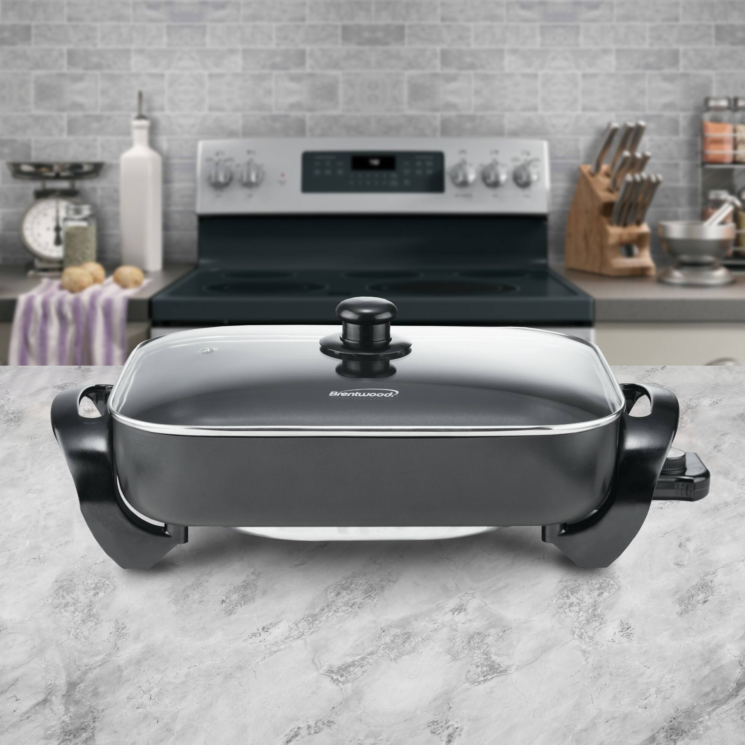 Alt View 4. Brentwood - Brentwood 16 Inch Nonstick Electric Skillet with Glass Lid in Black - Black.