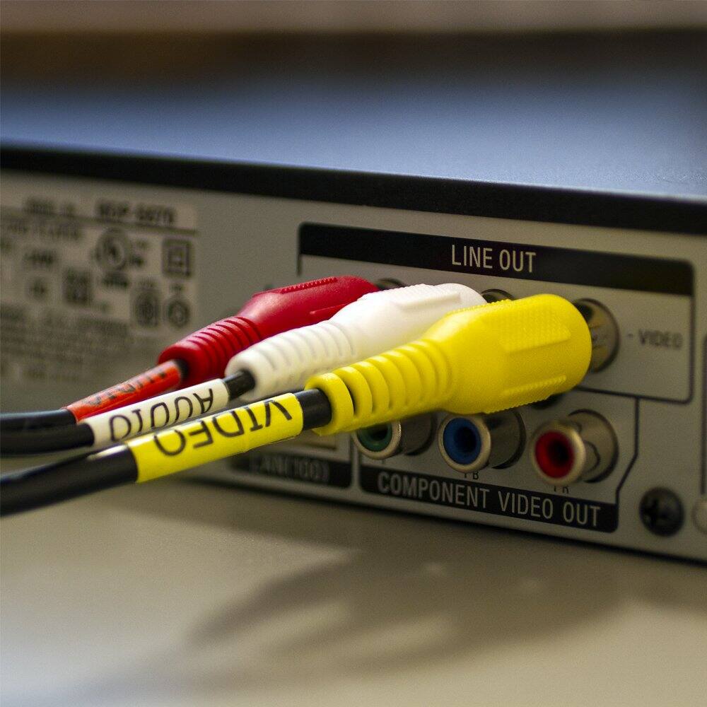 LINE OUT  
VIDEO  
RED  
WHITE  
YELLOW  
COMPONENT VIDEO OUT