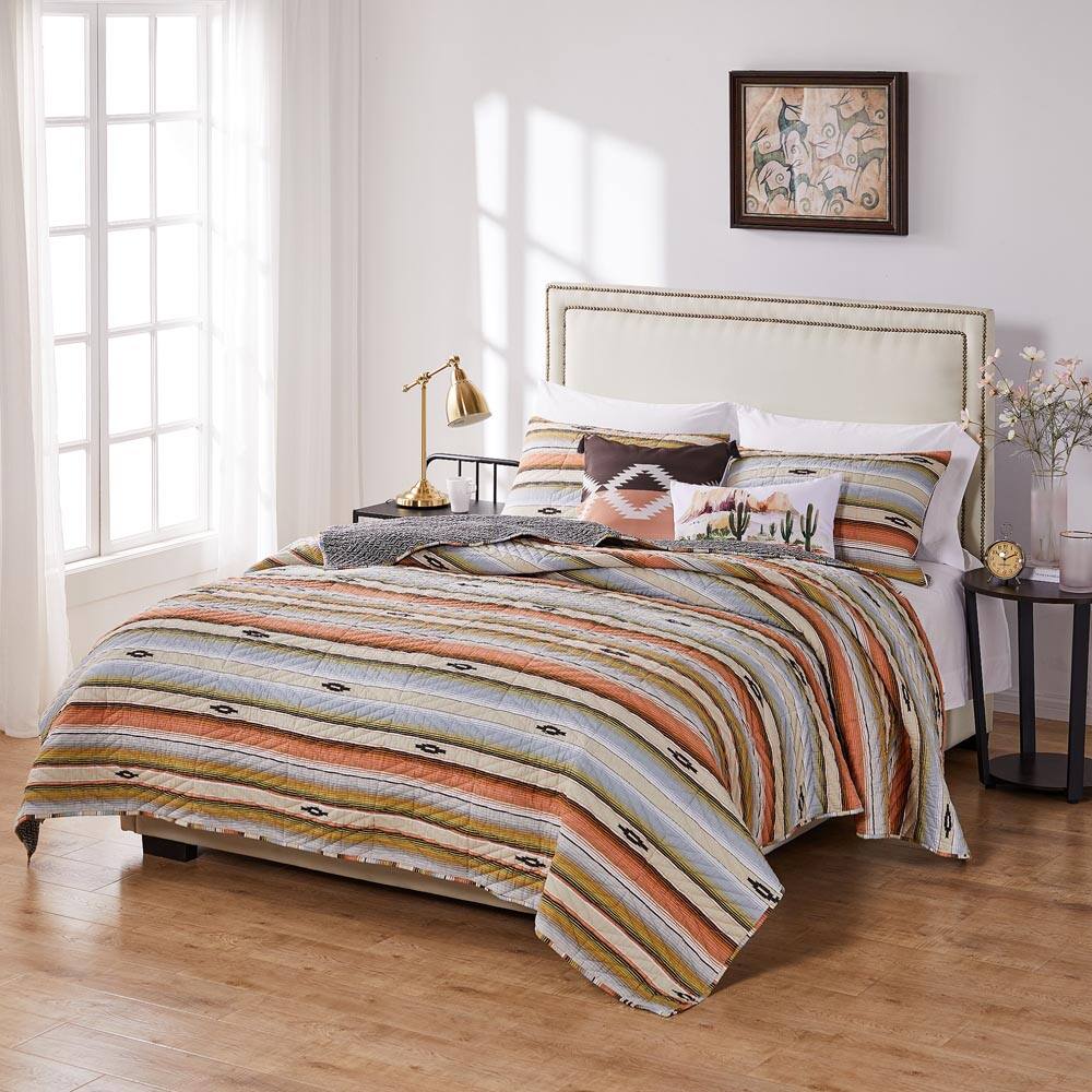 Angle. BreeBe - Painted Desert Quilt Set 3-Piece King/Cal King - Rose.