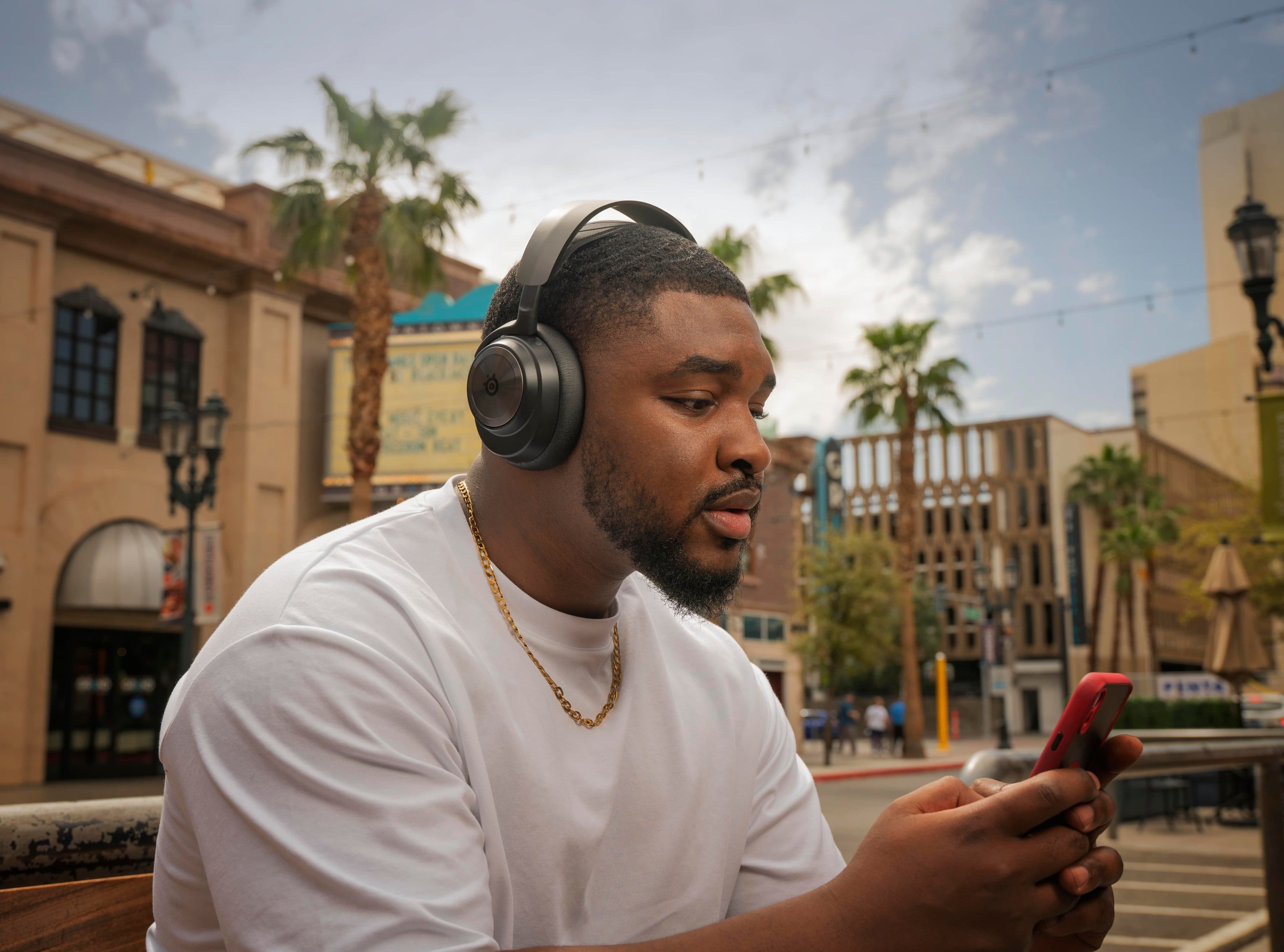 Alt View 22. SteelSeries - Arctis Nova Pro Wireless Multi Gaming Headset for Xbox Series X|S, Xbox One - Black.