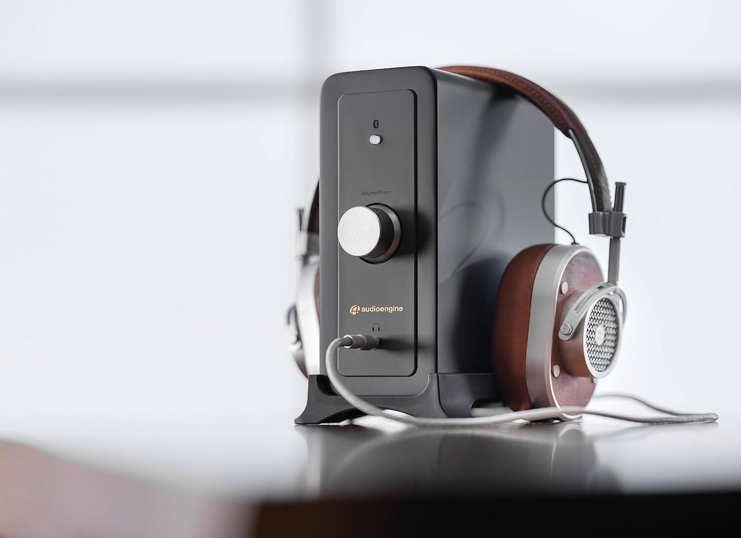 Volume/Power

audioengine