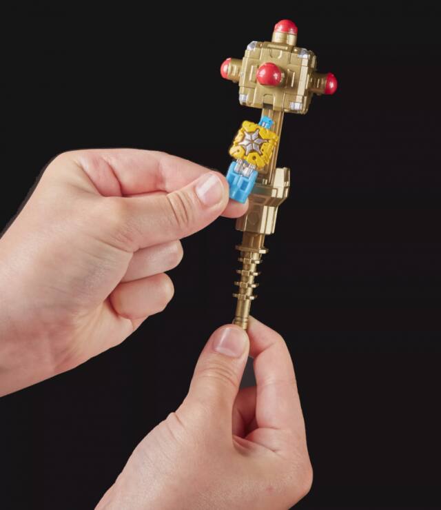 Alt View 4. Transformers - Throne of the Primes Optimal Optimus Leader Class | Transformers Generations Power of the Primes.
