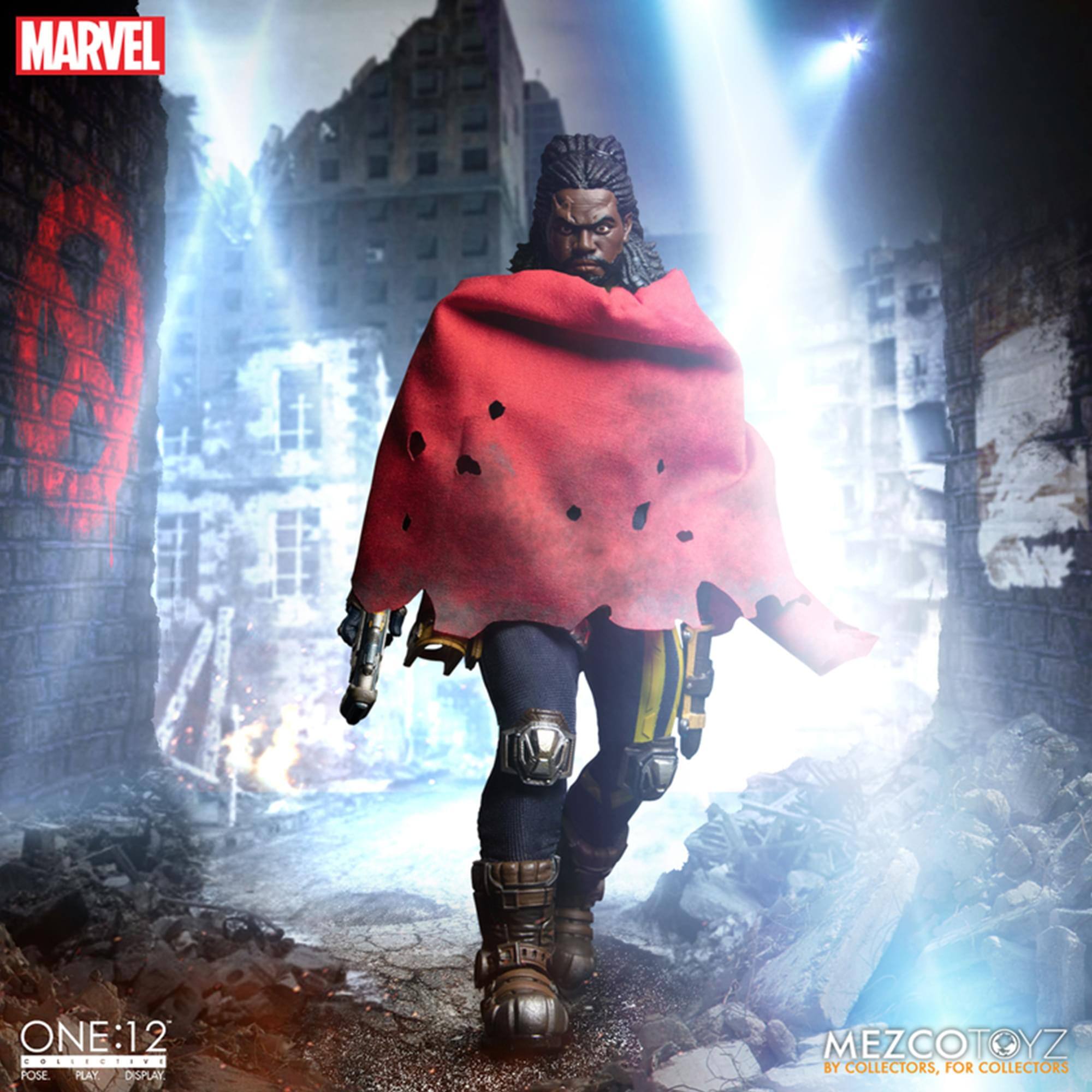 MARVEL ONE:12 COLLECTIVE POSE PLAY DISPLAY  
MEZCOTOYZ BY COLLECTORS, FOR COLLECTORS