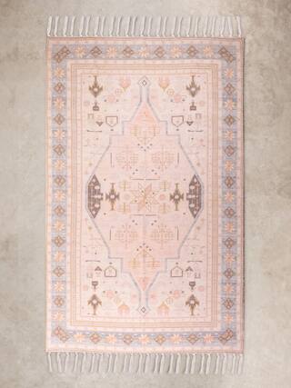 Front. GAURI KOHLI - Delmar Rug - Shades of pink.