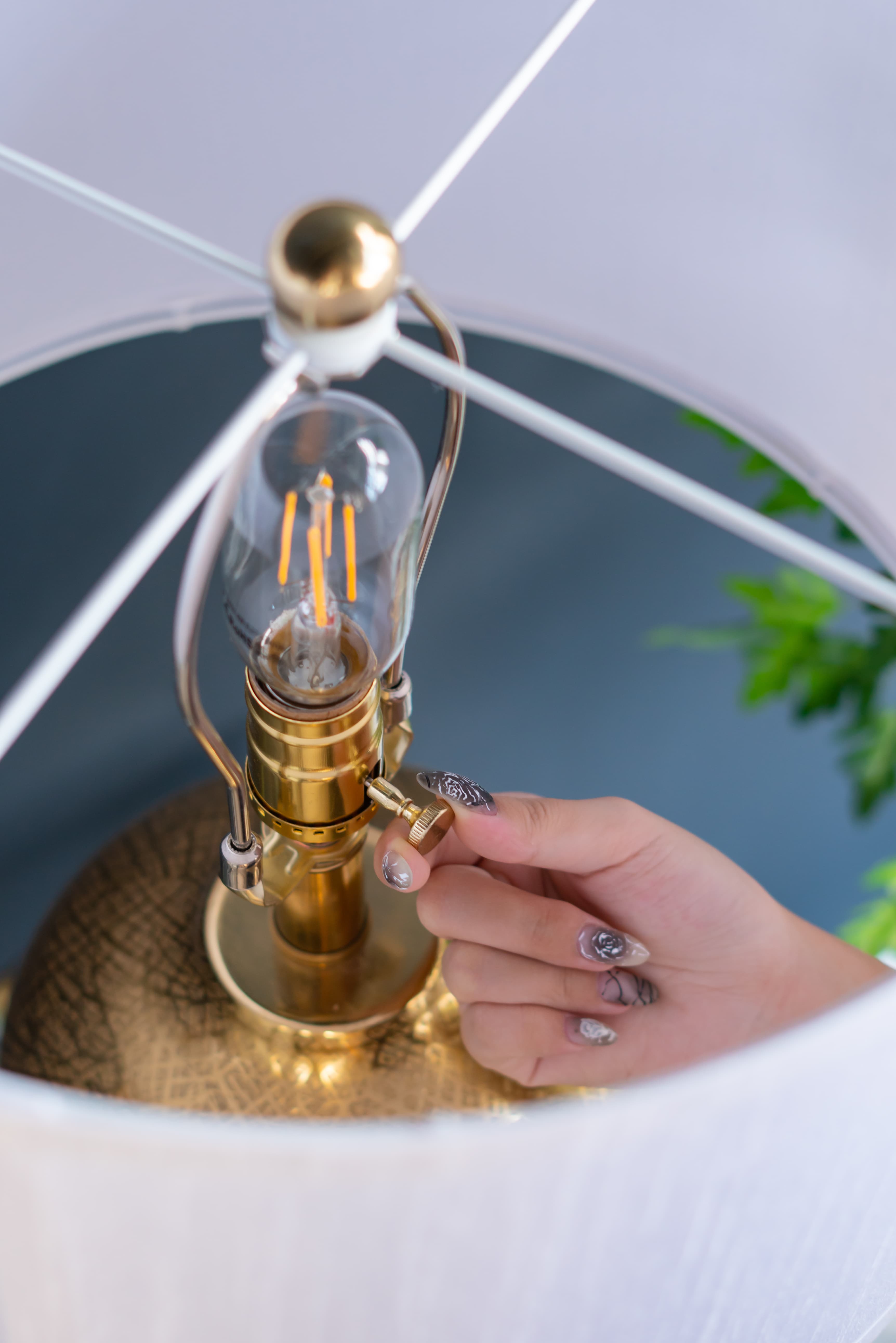 Left. Luckbyte - D15x25.7" Round Aluminum Gold Table Lamp White Fabric Shade Lamp Shade Assembly Required.