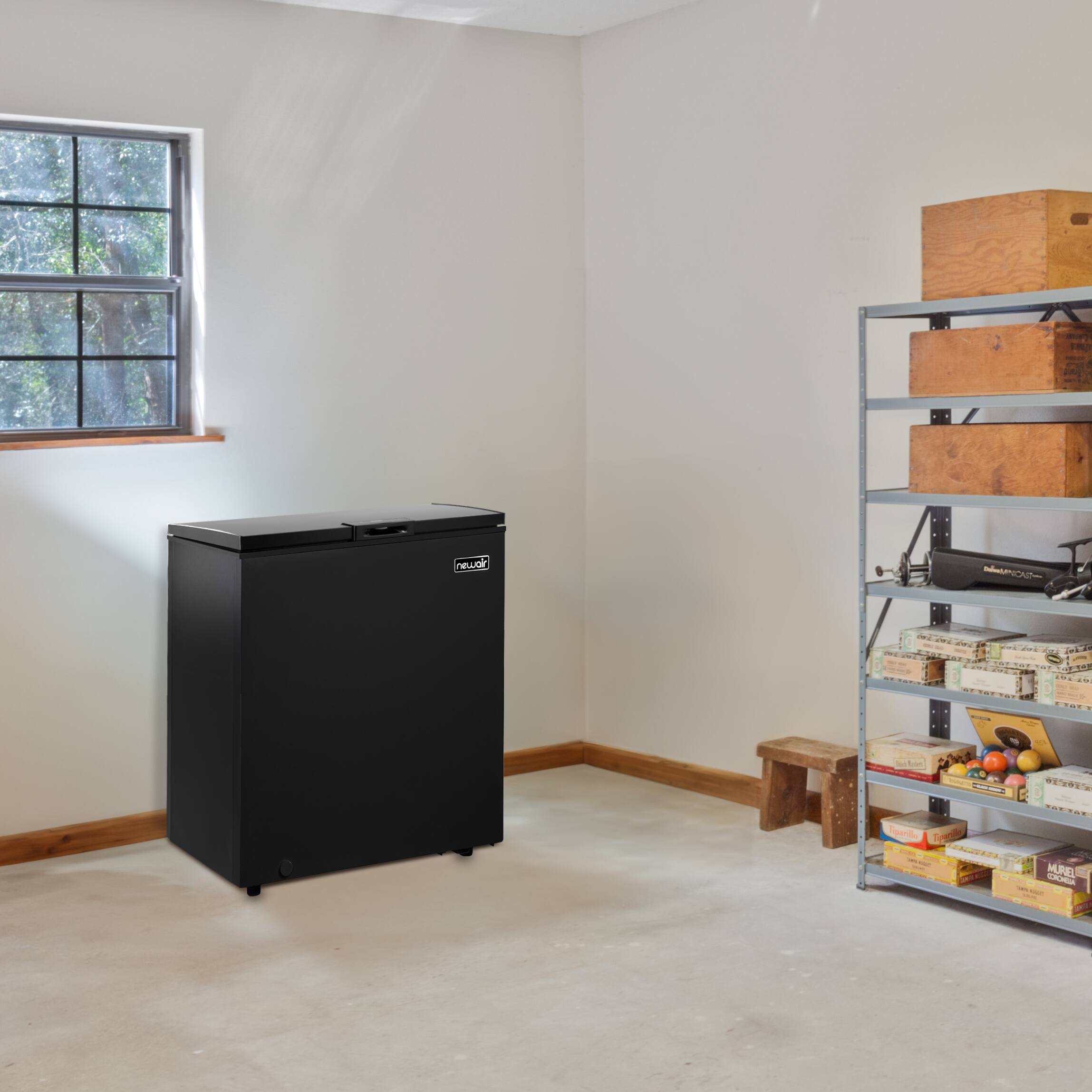 The text in the image appears to be a mix of letters and numbers, possibly representing a code or a message. Here is the corrected and grouped text:

- New Orleans
- MHO
- 4 PA
- UUUN
- IUAU
- TSTTAT
- pard
- / OCE
- MURIEL
- Cice

This grouping is based on the visual separation and proximity of the characters in the image.