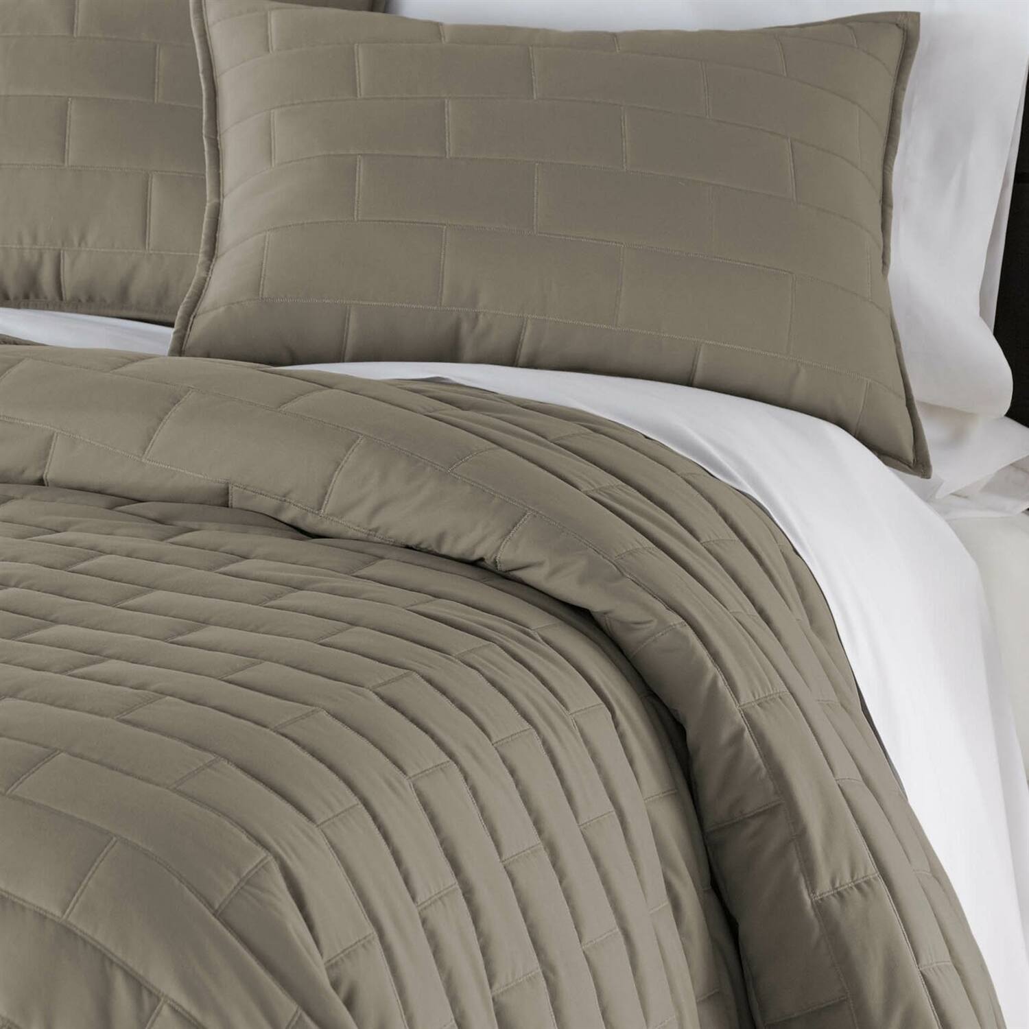 Angle. Hivvago - Twin/Twin XL Modern Brick Stitch Microfiber Reversible 2 Piece Comforter Set in Taupe - Taupe.