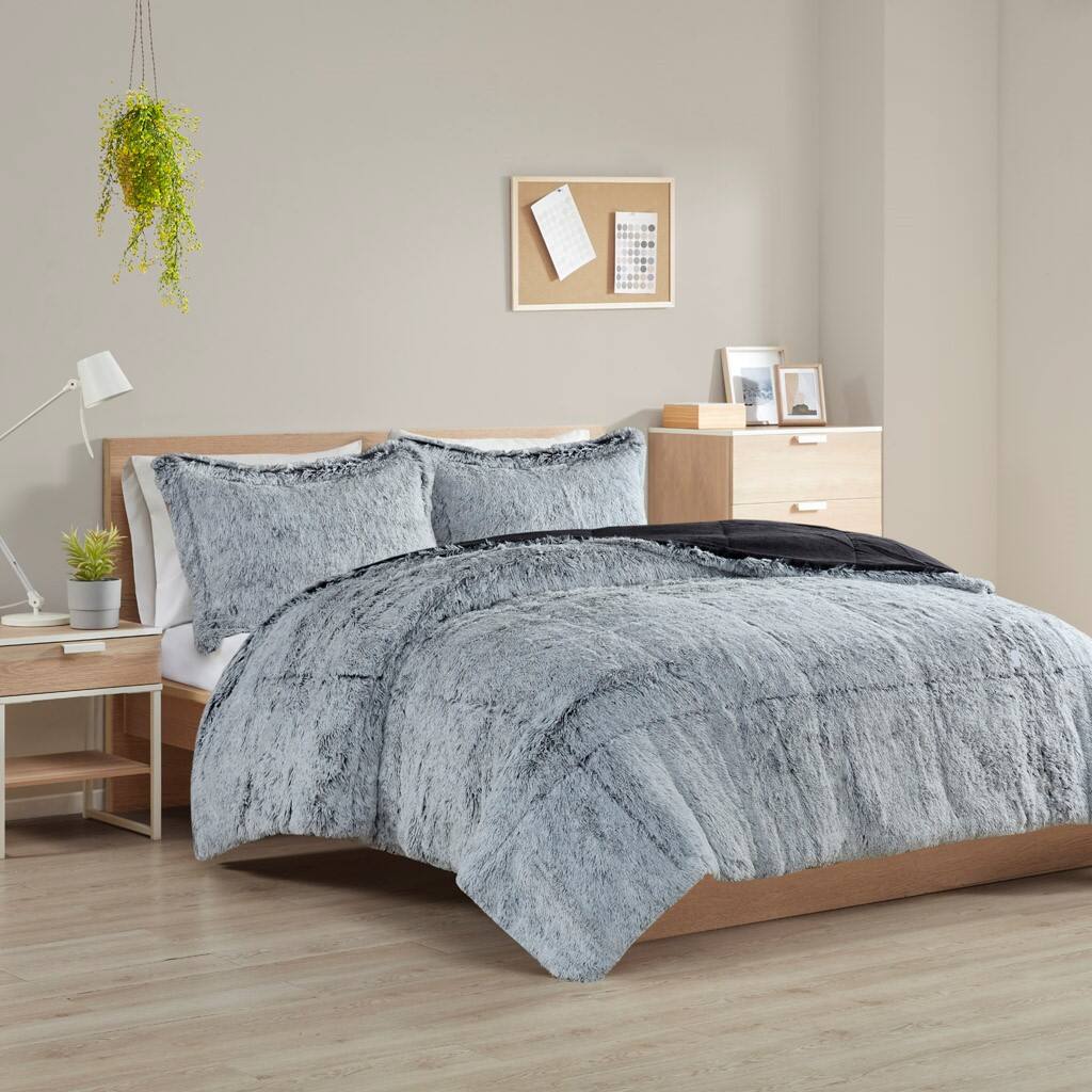 Alt View 3. Gracie Mills - Gracie Mills Susie Contemporary Shaggy Long Fur Comforter Set - Black/White.