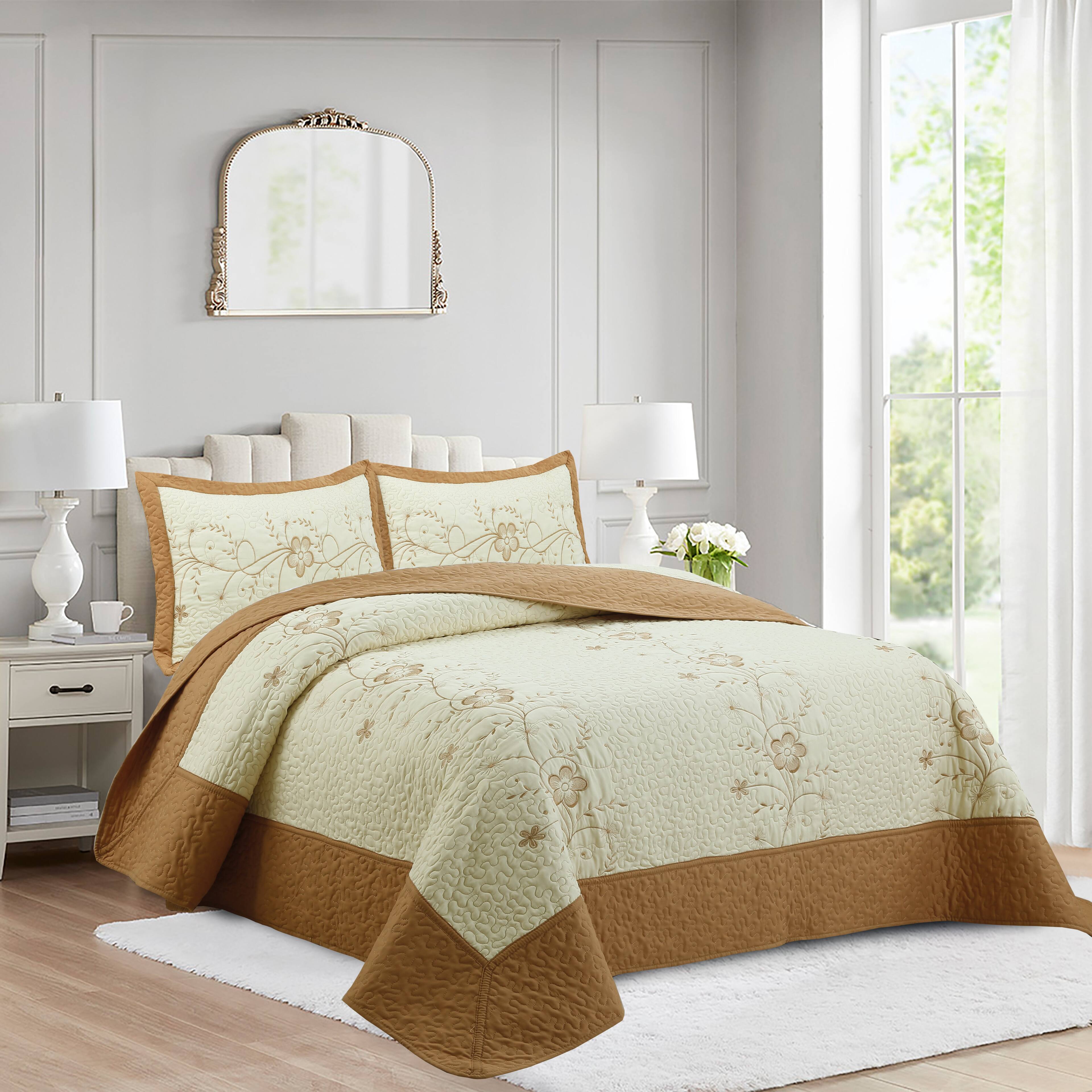Angle. MarCielo - Marcielo 3 Piece Queen Size Embroidery Quilt Set Lightweight Bedspread Set Queen - Gold and Cream.