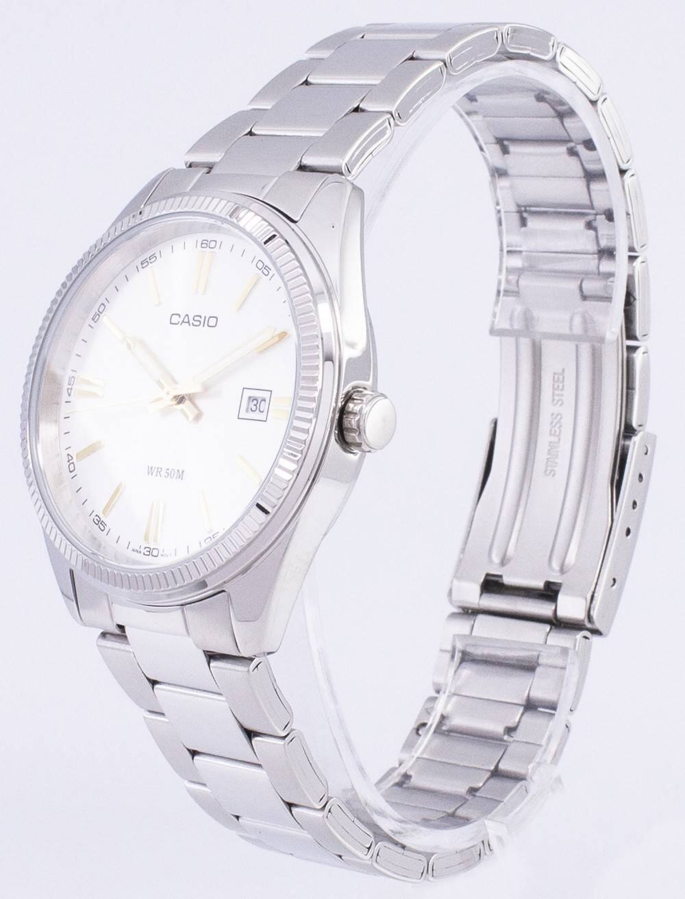 CASIO  
WR 50M  
STAINLESS STEEL  
160/ F 55 05 I 50  
1 145 3C  
LOG 30