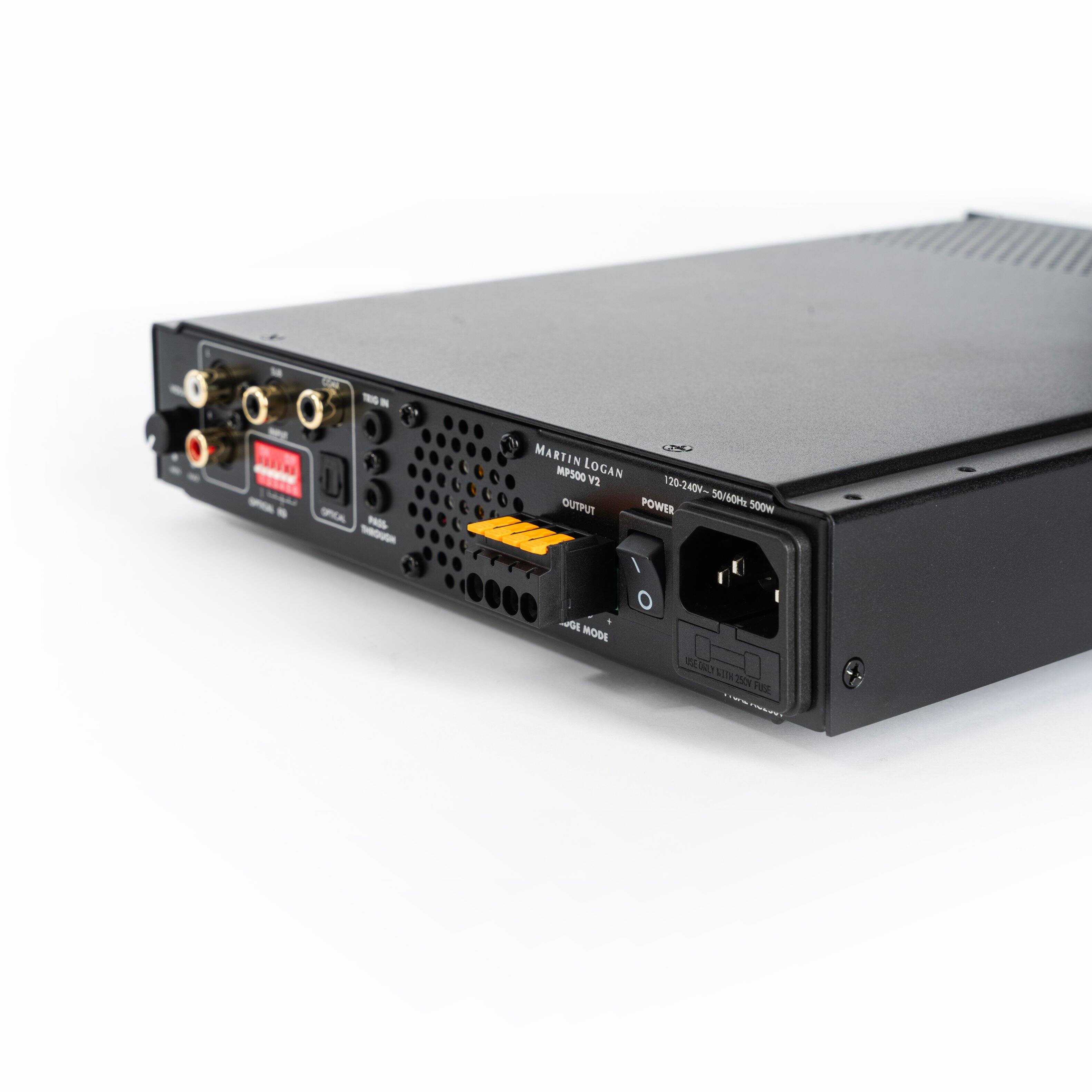 Cm - ORCA - MARTIN LOGAN MP-500 V2  
120-240V - 50/60Hz - 500W  
OUTPUT POWER 50/60Hz - 500W  
A MODE  
O m  
WE 20