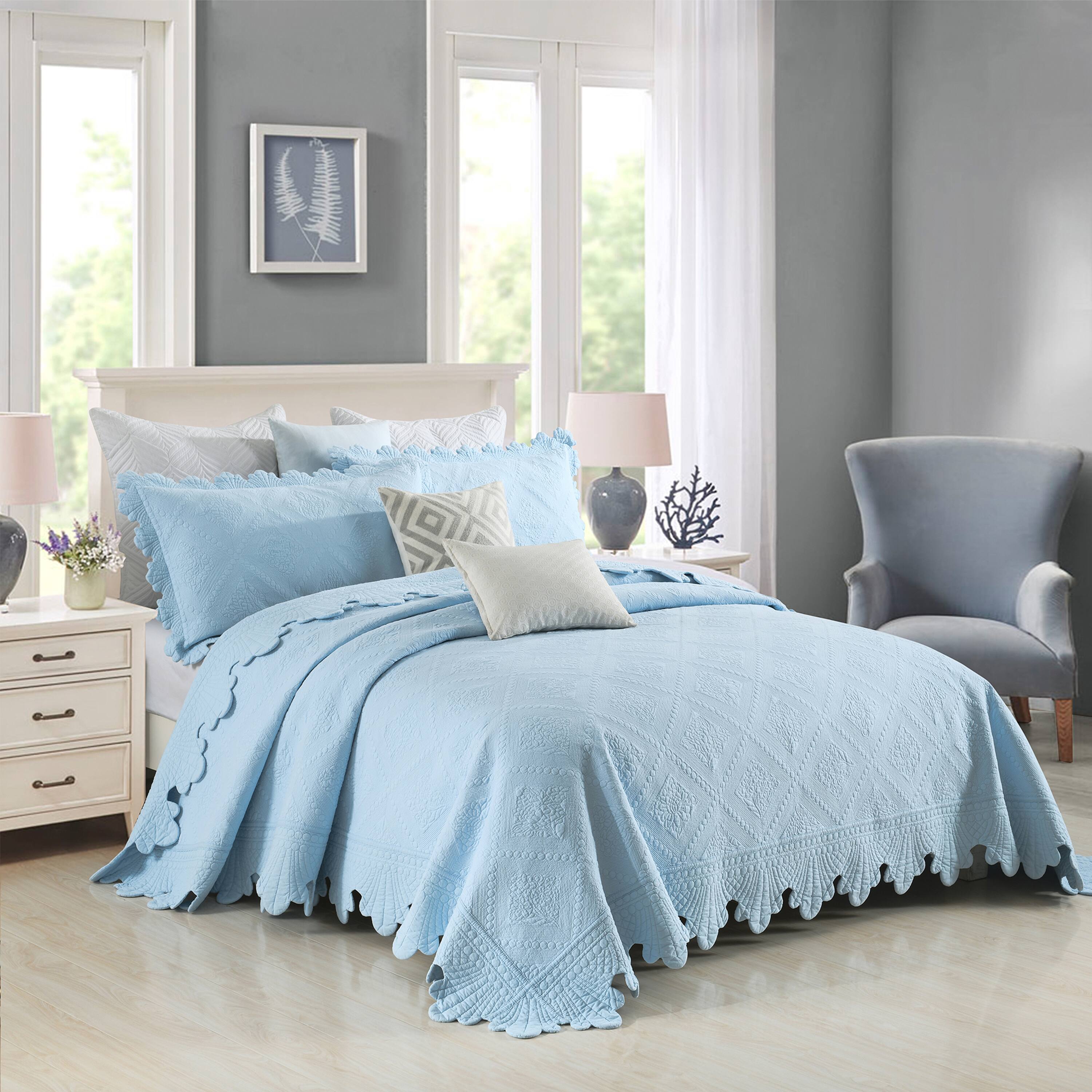 Angle. MarCielo - Marcielo 3 Piece 100% Cotton Oversized Bedspread Lightweight Quilt Bedspread Set - Light Blue.