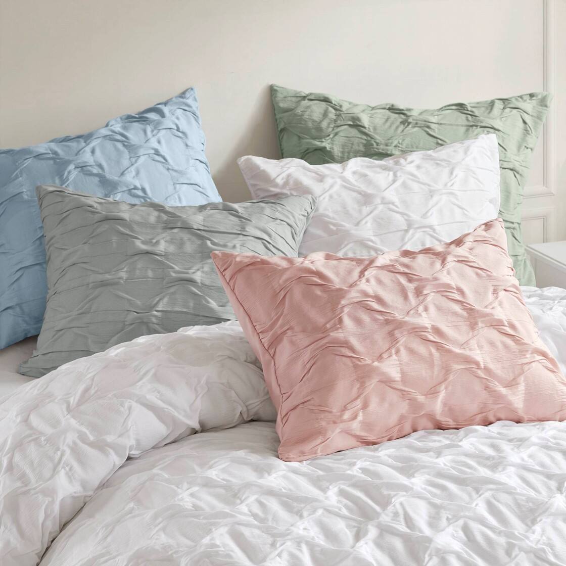 Alt View 4. Gracie Mills - Gracie Mills Blanca Comforter Set - Green.