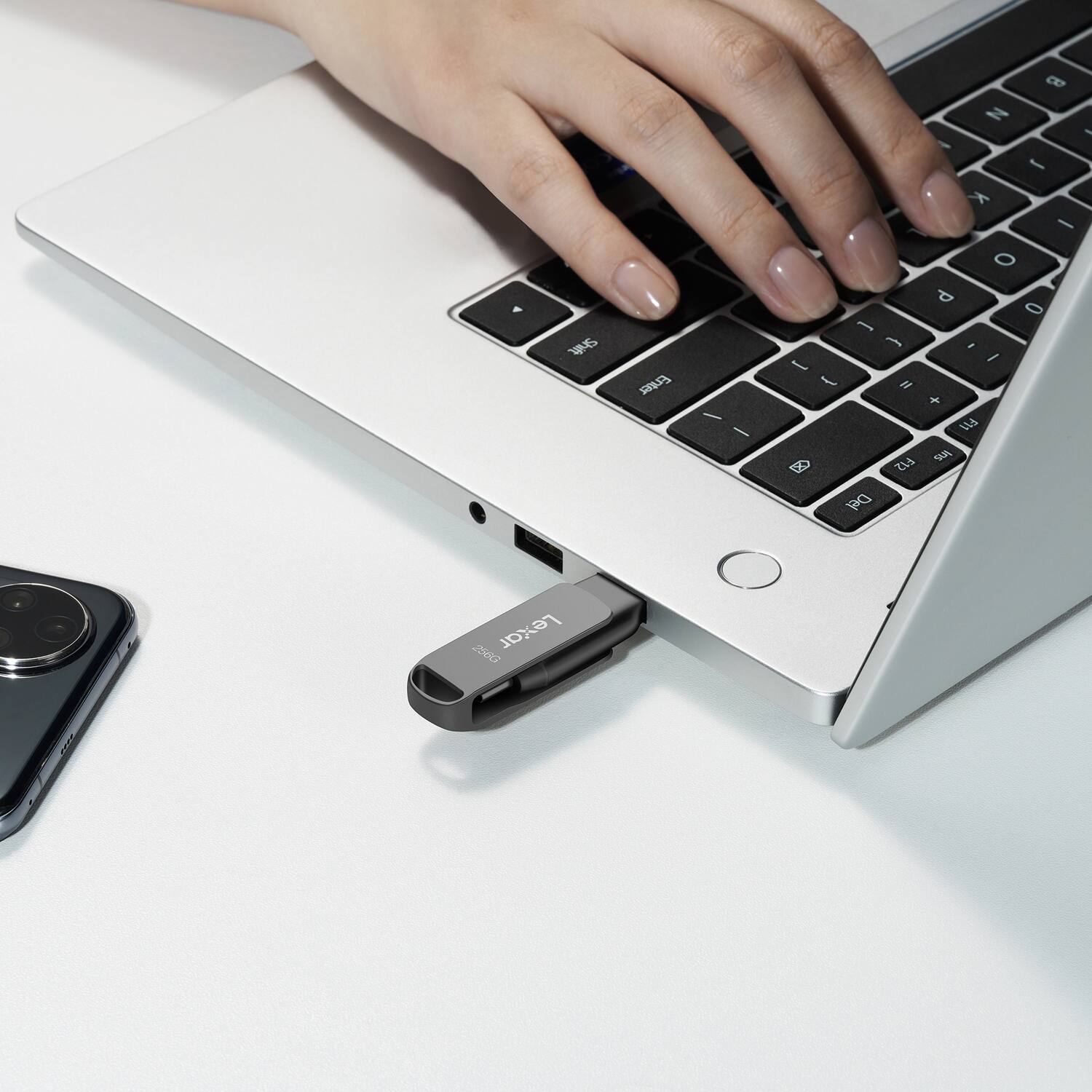 EUR - B . - - x - O P 0 I - 1 - - - M + I   S Del  Lexar