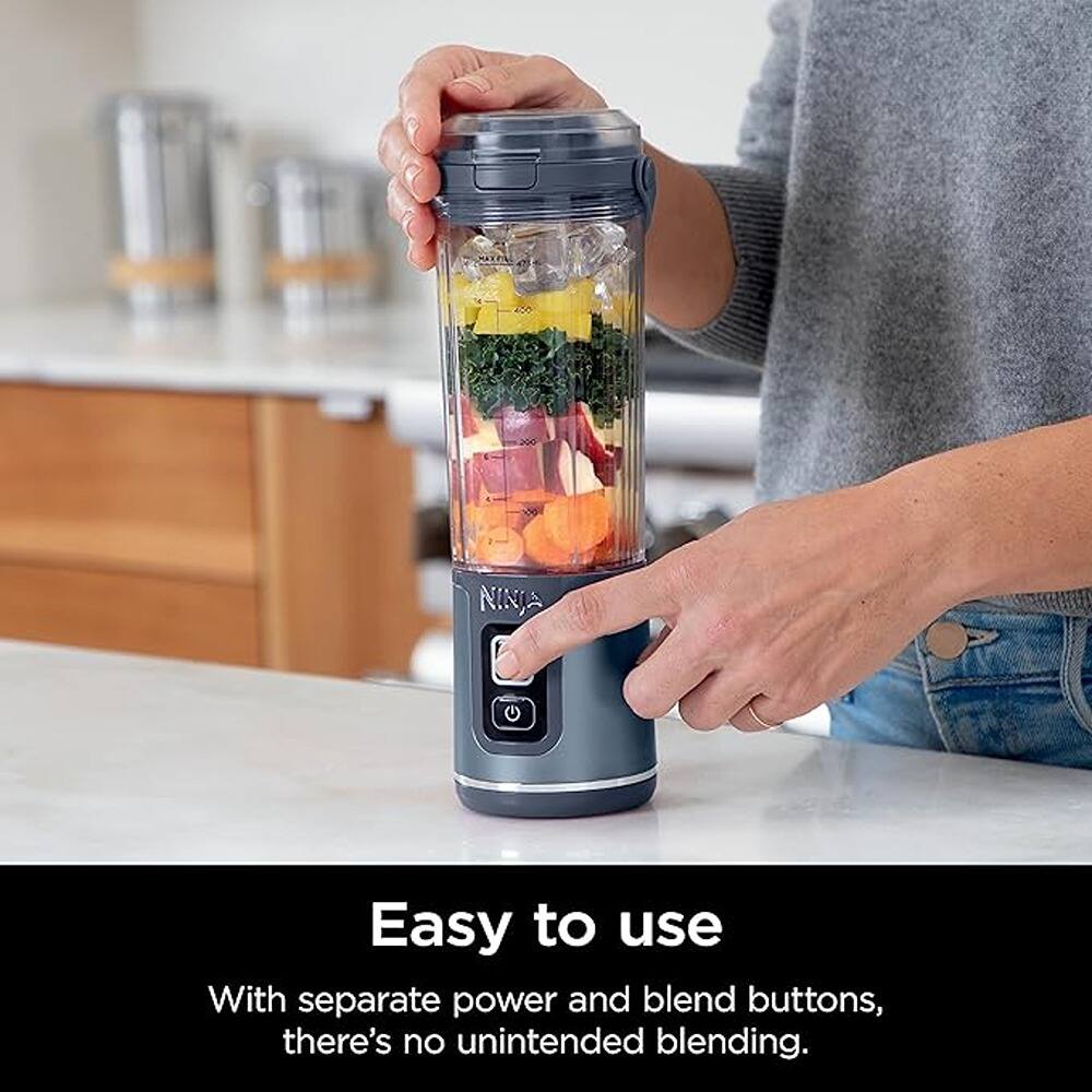 Easy to use  
With separate power and blend buttons, there's no unintended blending.