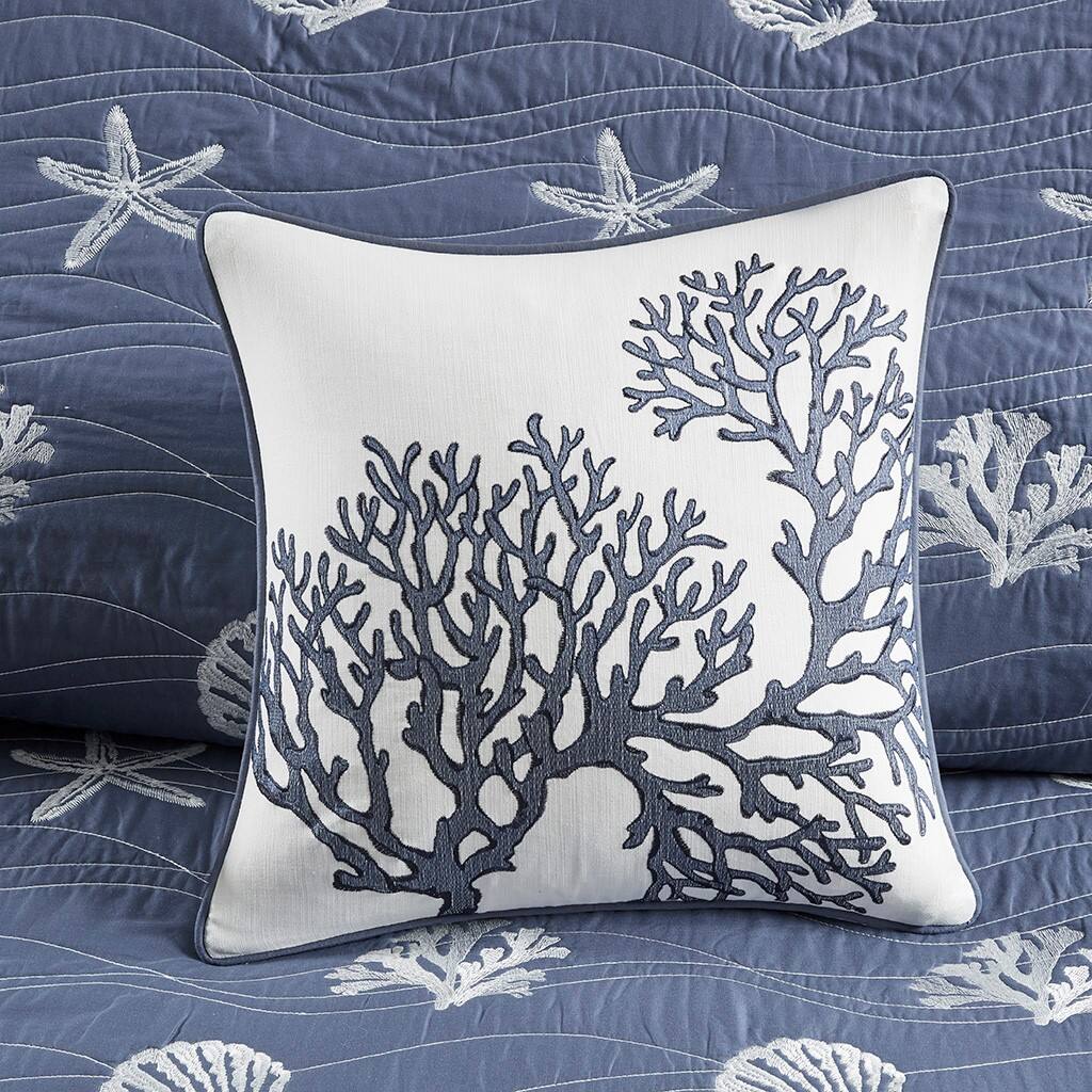 Alt View 2. Gracie Mills - Gracie Mills Elisa 4 Piece Cotton Reversible Embroidered Quilt Set with Throw Pillow - Navy.