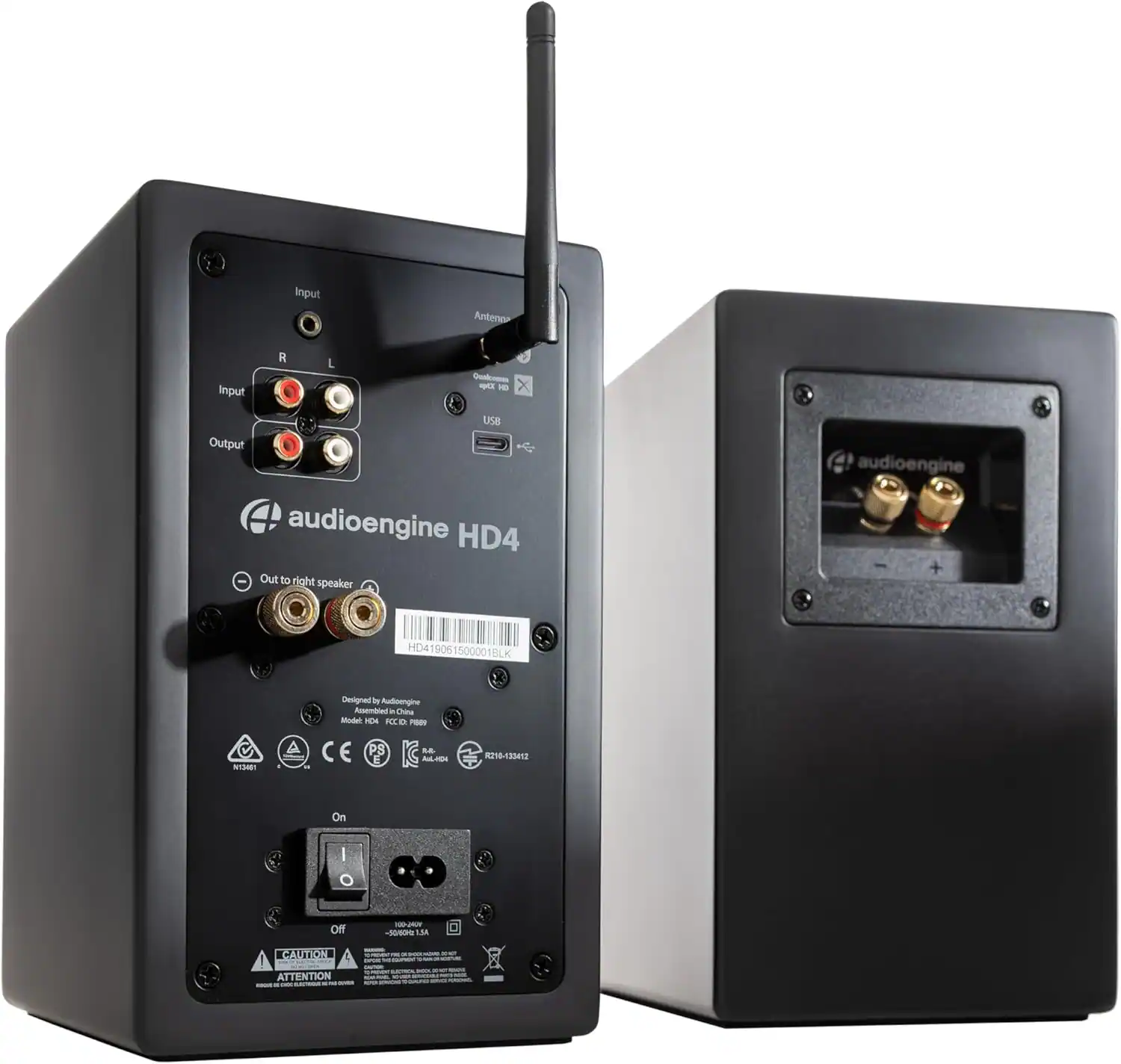 Input  
R L  
Output  
USB  
audioengine HD4  
Out to right speaker  
Designed by audioengine  
Model: HD4  
FCC ID: PCEC-00099  
CE  
PS  
AAA  
A2O  
10088  
On  
Off  
CAUTION  
ATTENTION