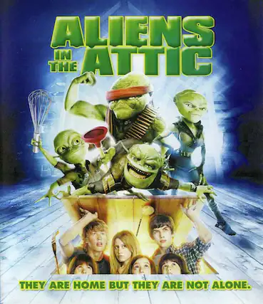 Front. Aliens in the Attic - BLU-RAY.
