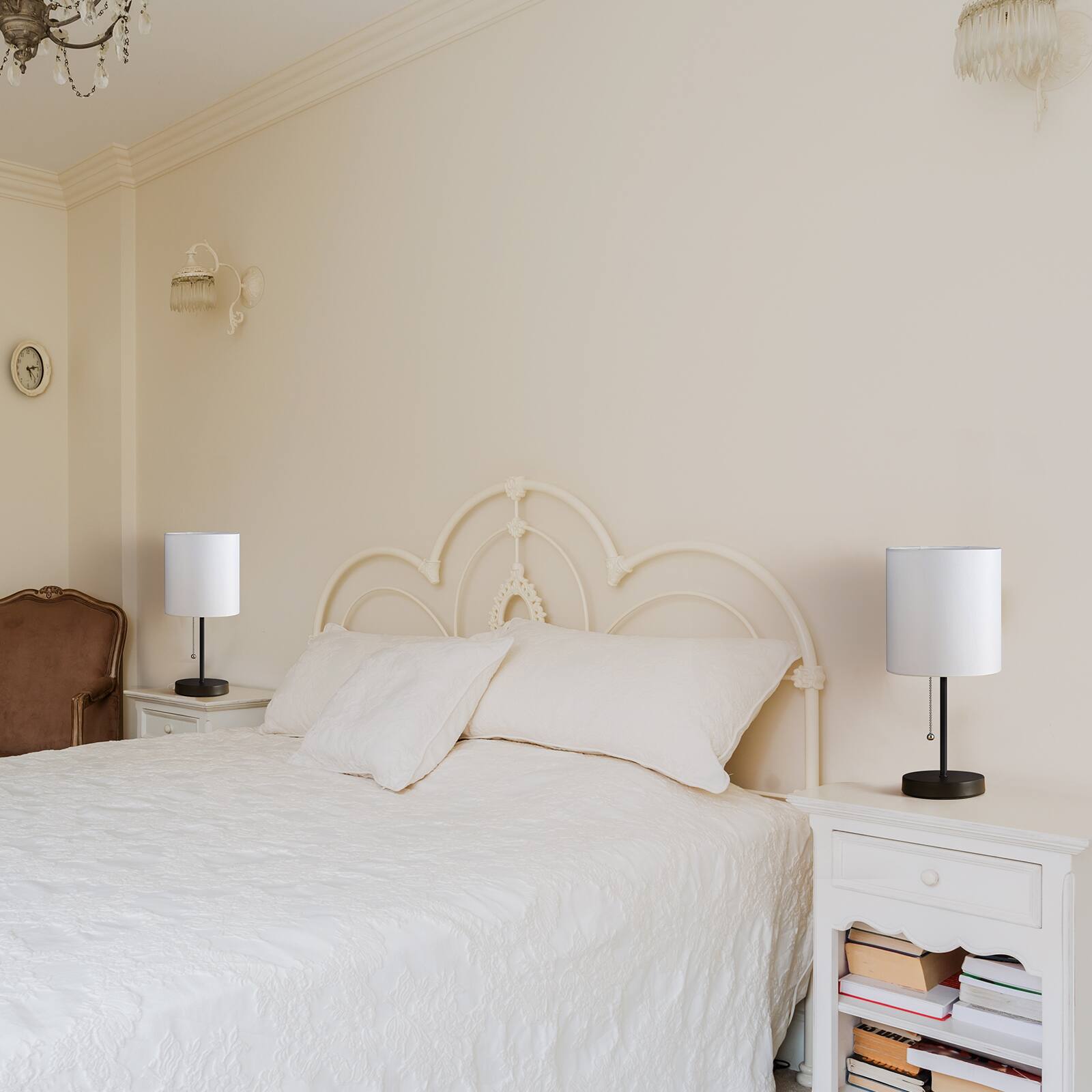 Alt View 2. Oumilen - Black Metal Table Lamp with White Fabric Shade, Pull Chain Switch & 67In Cord, Max 60W E26.