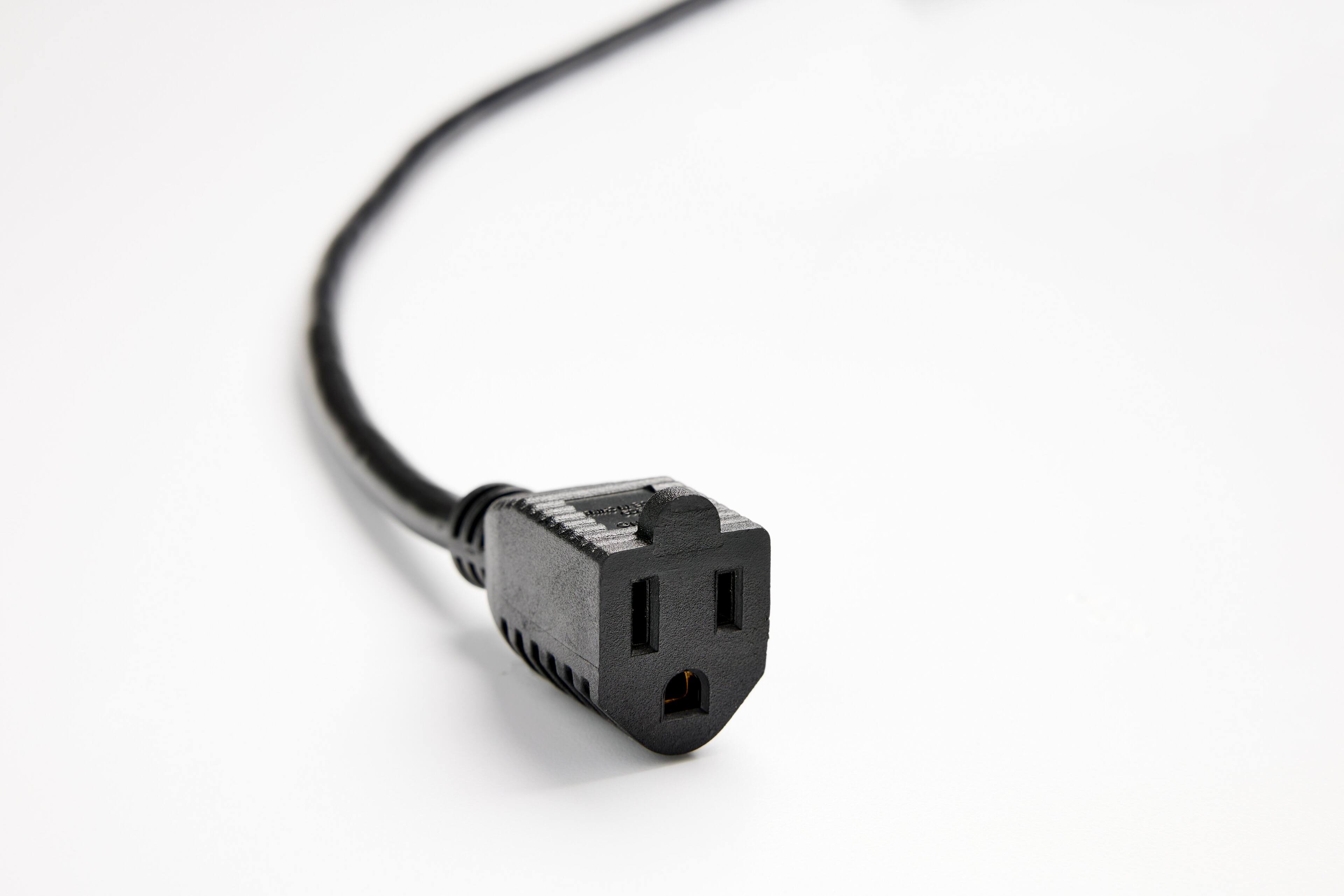 Alt View 1. charg - 6ft extension Cord,  1000J of replaceable surge protection - Black.