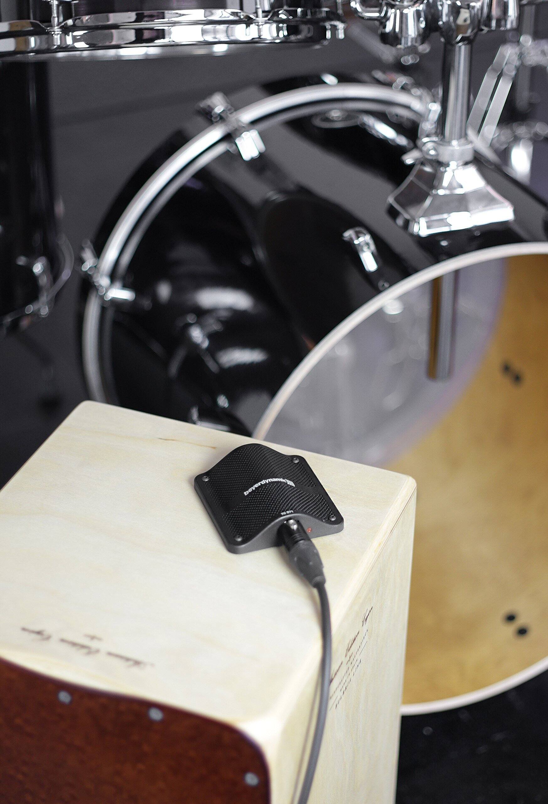 Back. Beyerdynamic - beyerdynamic TG D71C Condenser Boundary Microphone for Kick, Drums, cajons and Piano - Black.