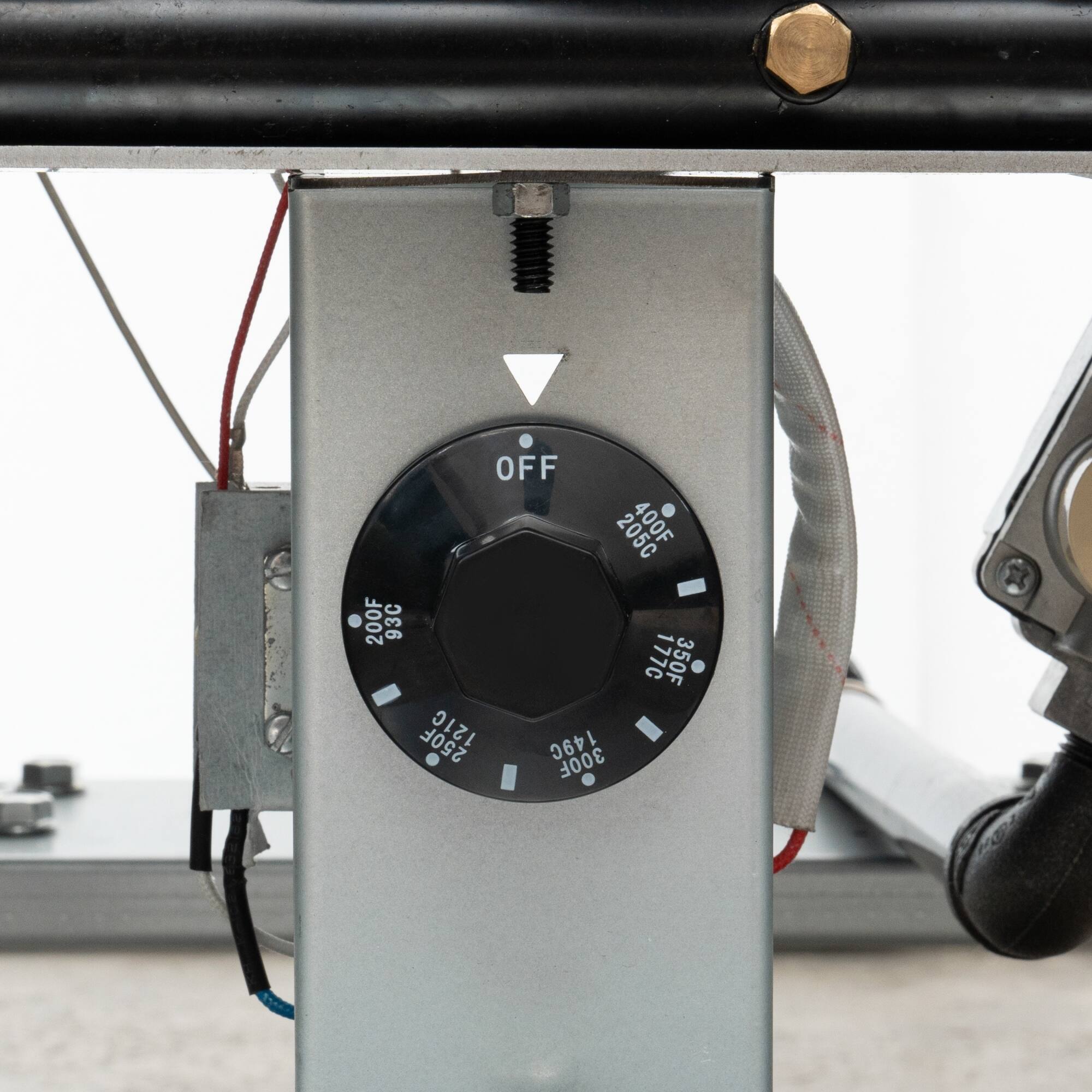 OFF  
200F 93C  
250F 121C  
300F 149C  
350F 177C  
400F 204C  
450F 232C  
500F 260C  
550F 288C  
600F 316C  
650F 343C  
700F 371C  
750F 399C  
800F 427C  
850F 455C  
900F 483C  
950F 511C  
1000F 539C  
1050F 567C  
1100F 595C  
1150F 623C  
1200F 651C  
1250F 679C  
1300F 707C  
1350F 735C  
1400F 7