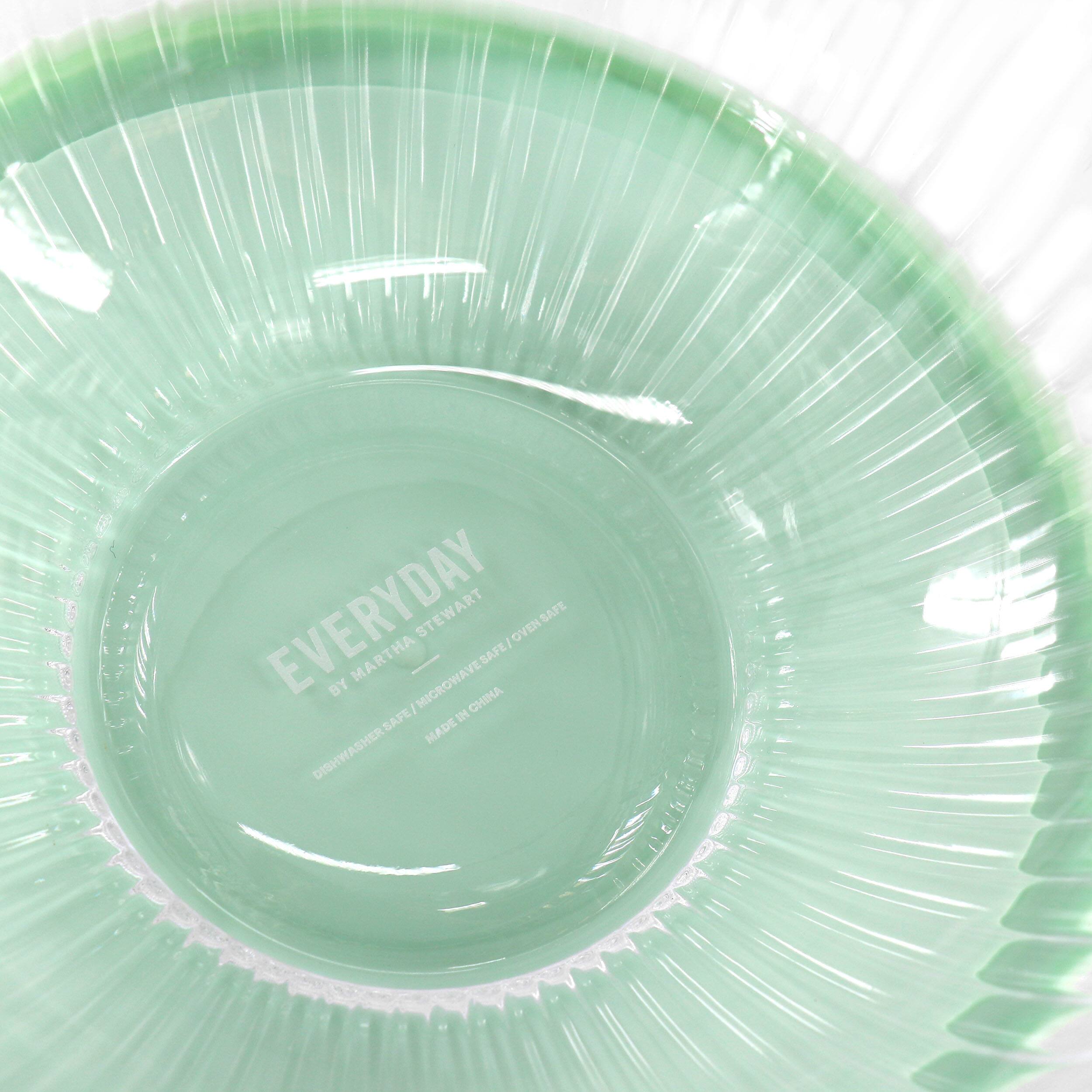 EVERYDAY  
BY MARTHA STEWART  
MICROWAVE SAFE / OVEN SAFE  
DISHWASHER SAFE  
MADE IN CHINA