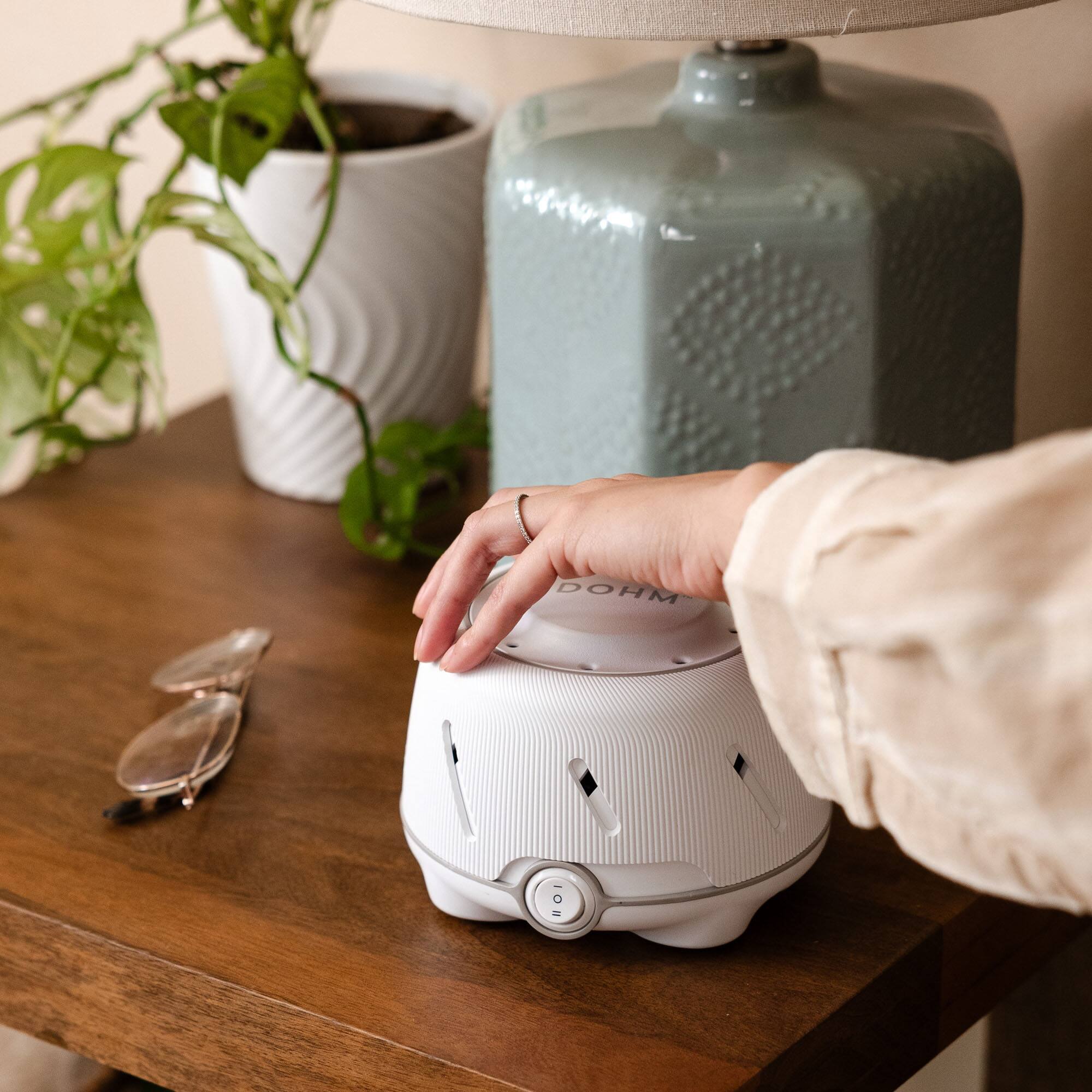 The text on the image is "DOHM".