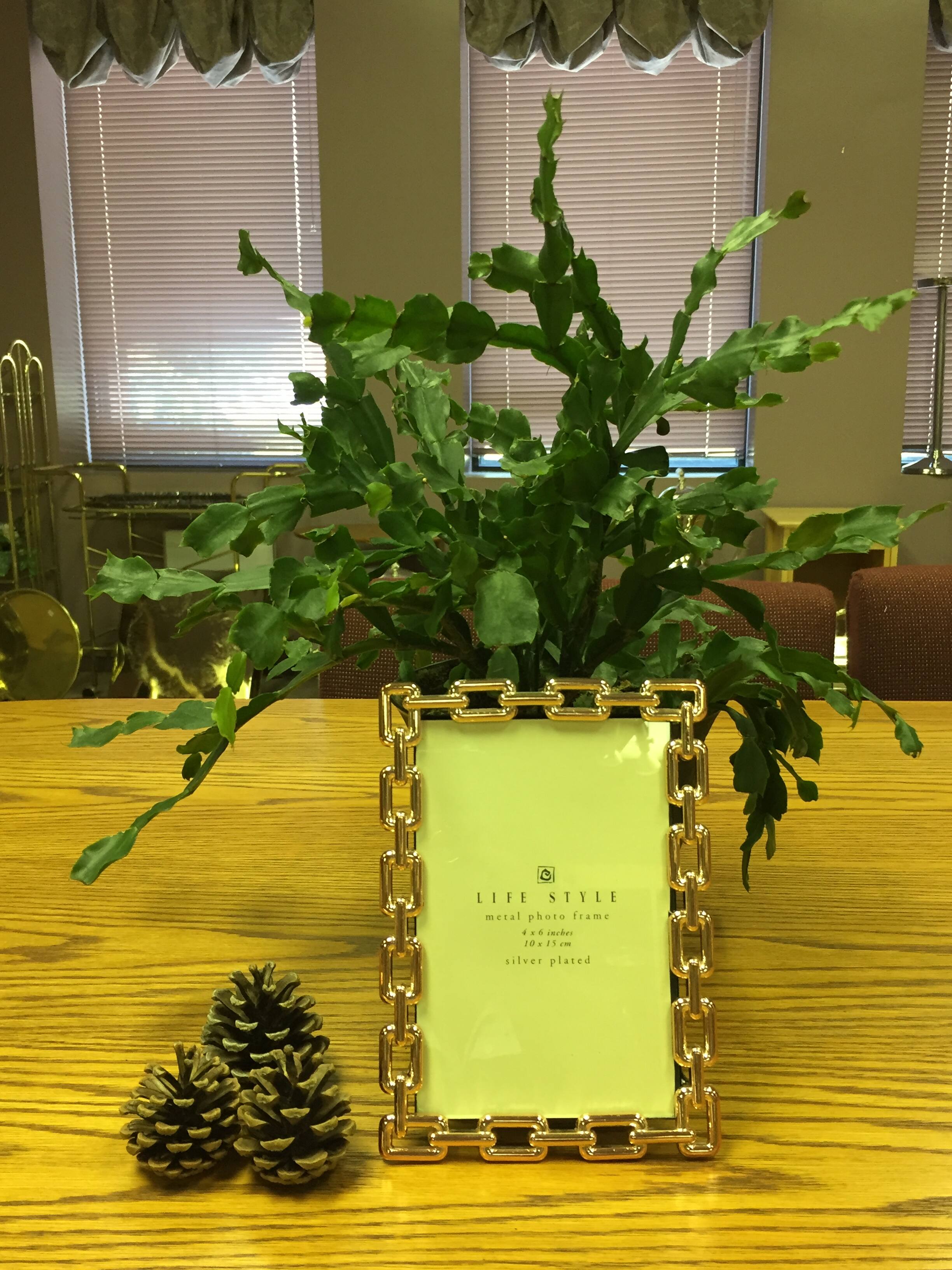 LIFE STYLE frame photo metal ! Kmr = . SENDI plated silver