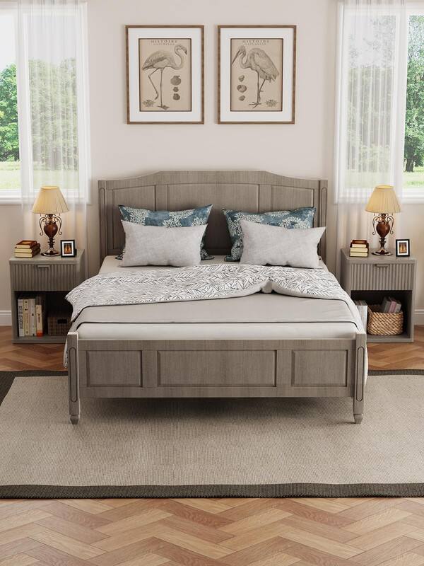 The text on the image reads:

"HISTOIRE"