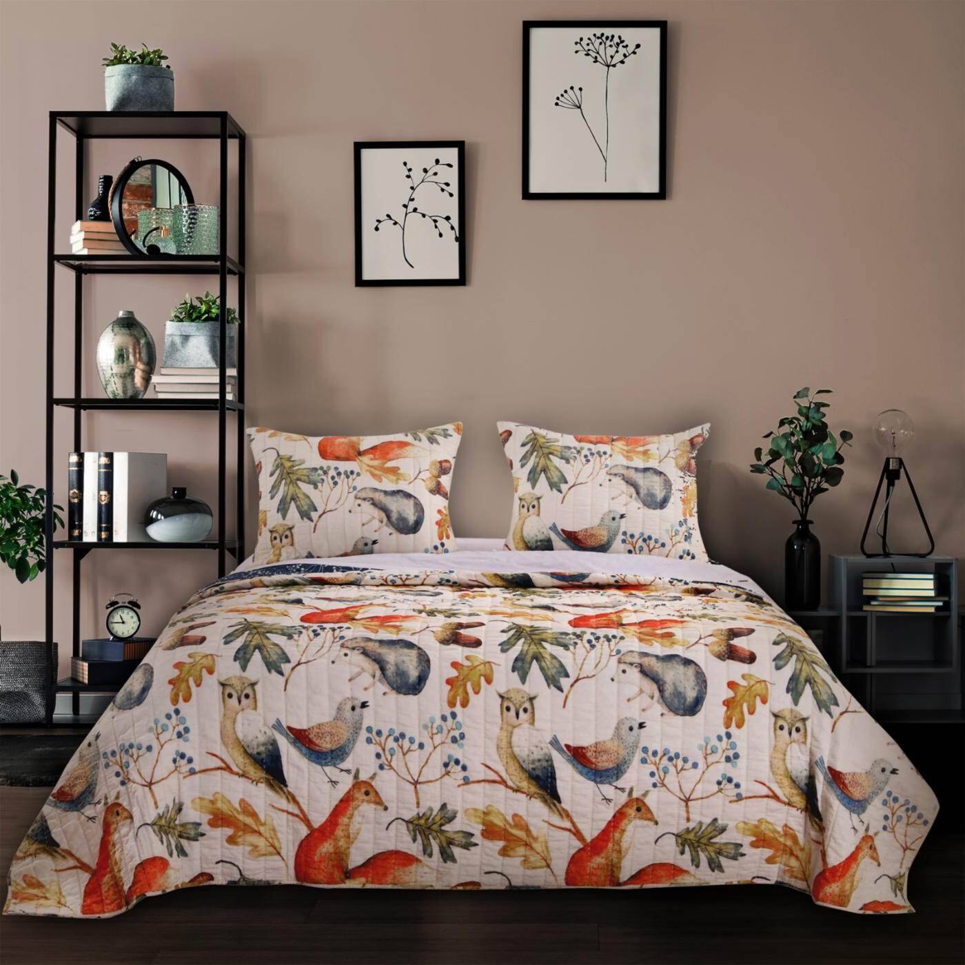 Angle. Hivvago - King 3 Piece Blue Beige Birds Animals Floral Microfiber Reversible Quilt Set - Beige, Orange, Blue, Green.