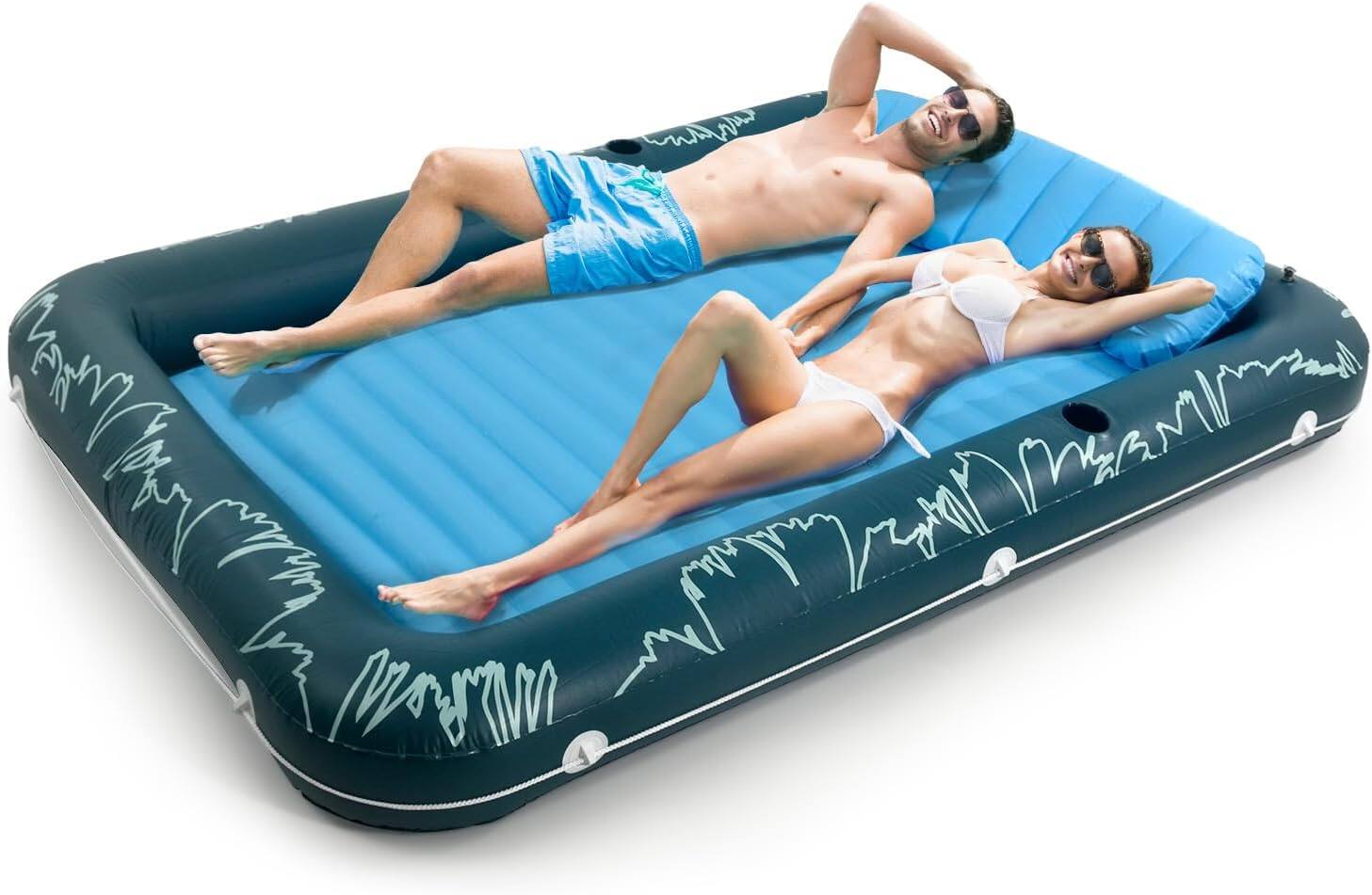 The text on the image is: "MOM MERNI".