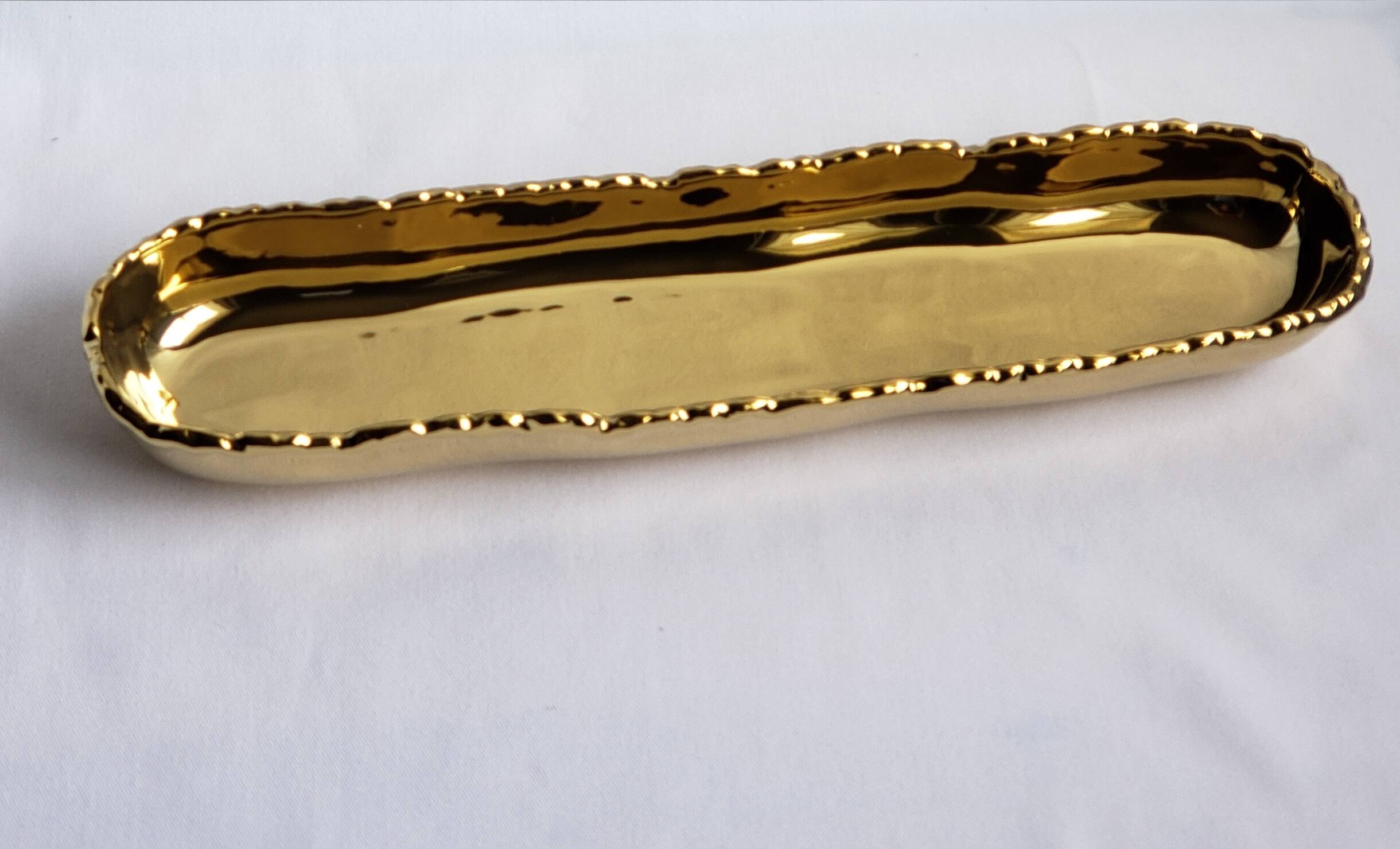 Left. Jiallo - Rock Cracker Tray 14" - Gold.