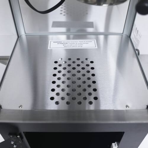 ATTENTION  
Please do not place your hand or fingers in the opening.  
This may cause injury.