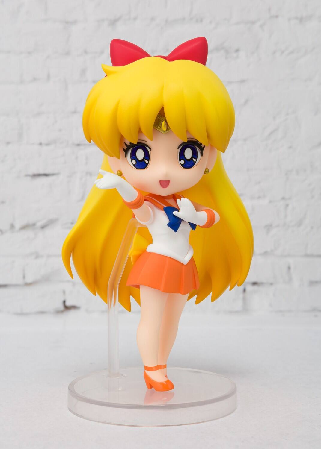Alt View 3. Bandai - Tamashii Nations - Pretty Guardian Sailor Moon - Figuarts Mini - Sailor Venus   - COLLECTIBLES - Multicolor.