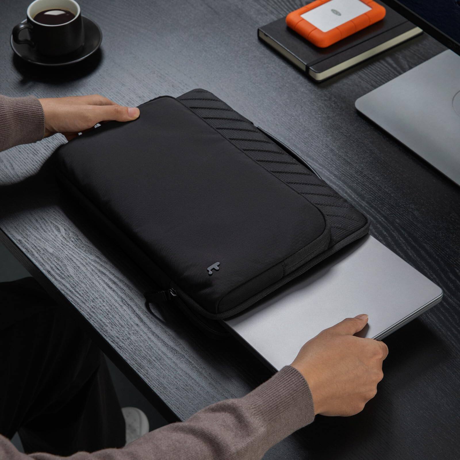 Alt View 6. tomtoc - Voyage-A24 360° Protective Laptop Carrying Case Bag Sleeve for 13-inch MacBook Air/Pro/Neo, Minimalist Design - Black.