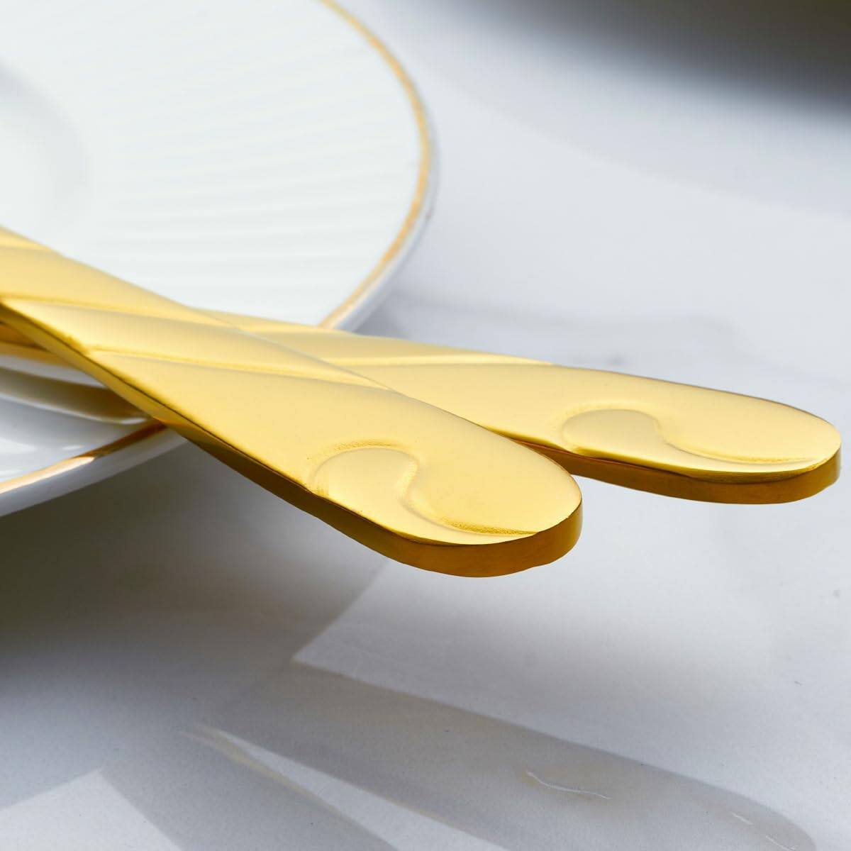 Alt View 1. Dazzed Corner - Gold Silverware Set for 6, 30-Piece Stainless Steel Flatware Set - NY4PM2K.