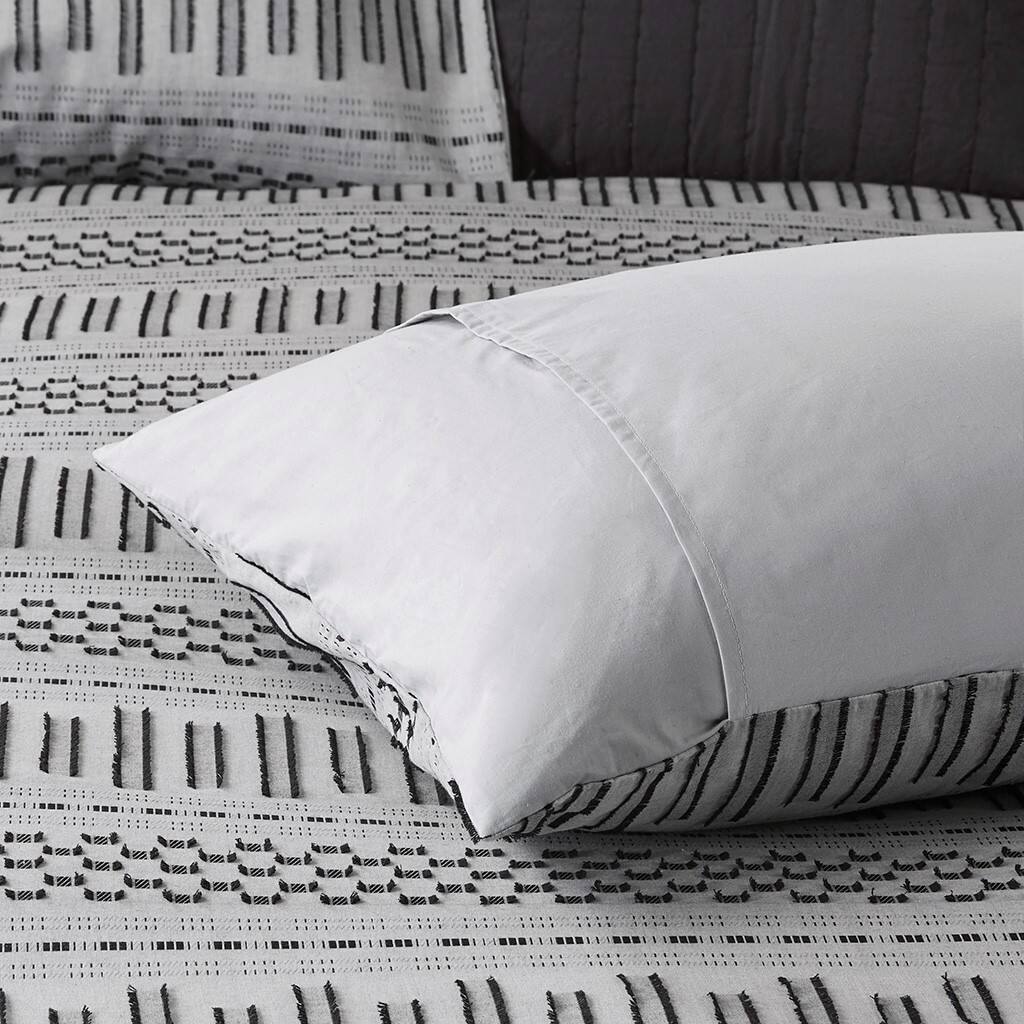 Alt View 3. Gracie Mills - Gracie Mills Donny Farmhouse Geometric Striped Cotton Jacquard Duvet Set - Grey/Black.