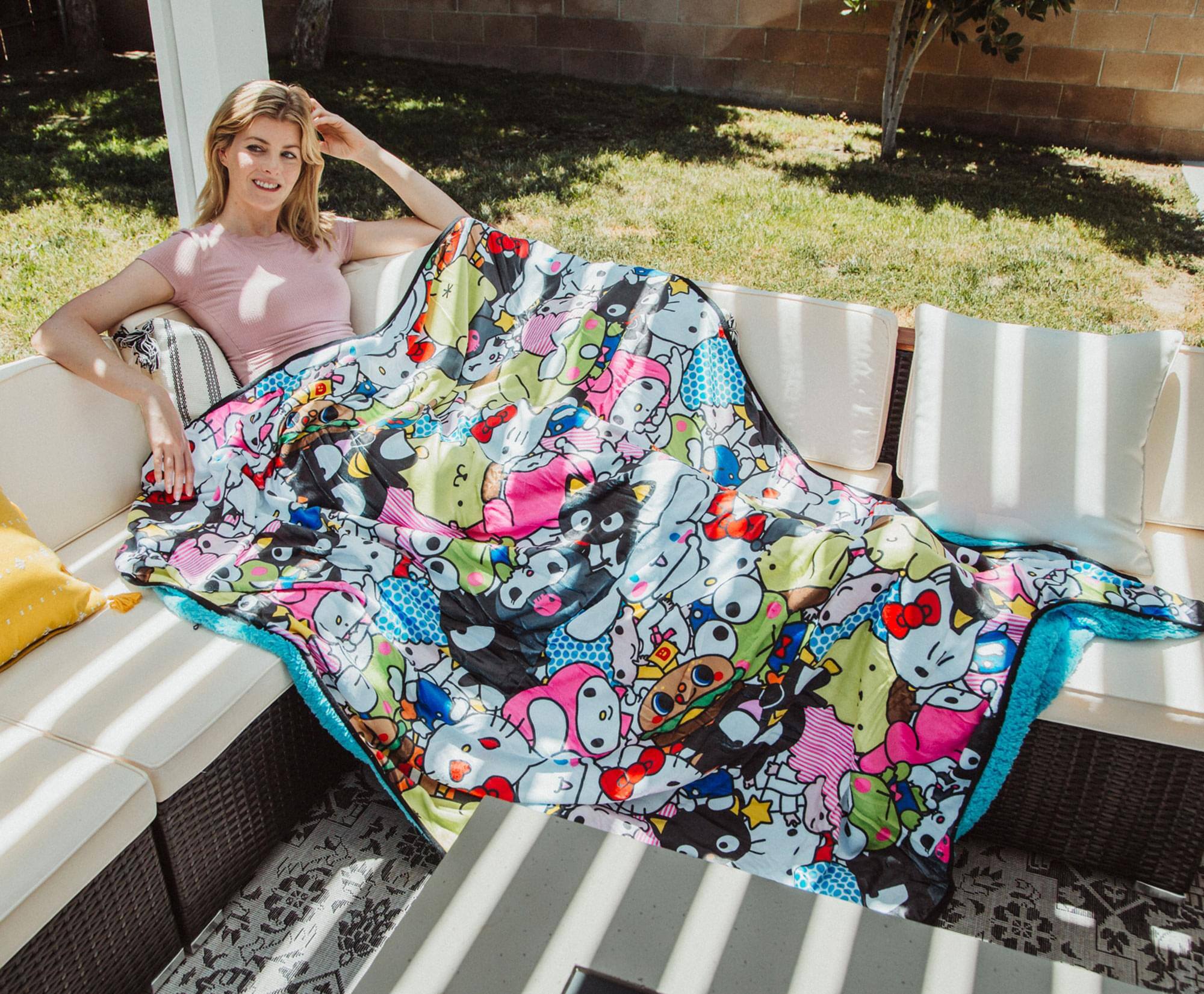 Alt View 4. Surreal Entertainment - Sanrio Hello Kitty And Friends Fleece Throw Blanket | 54 x 72 Inches - Pink.